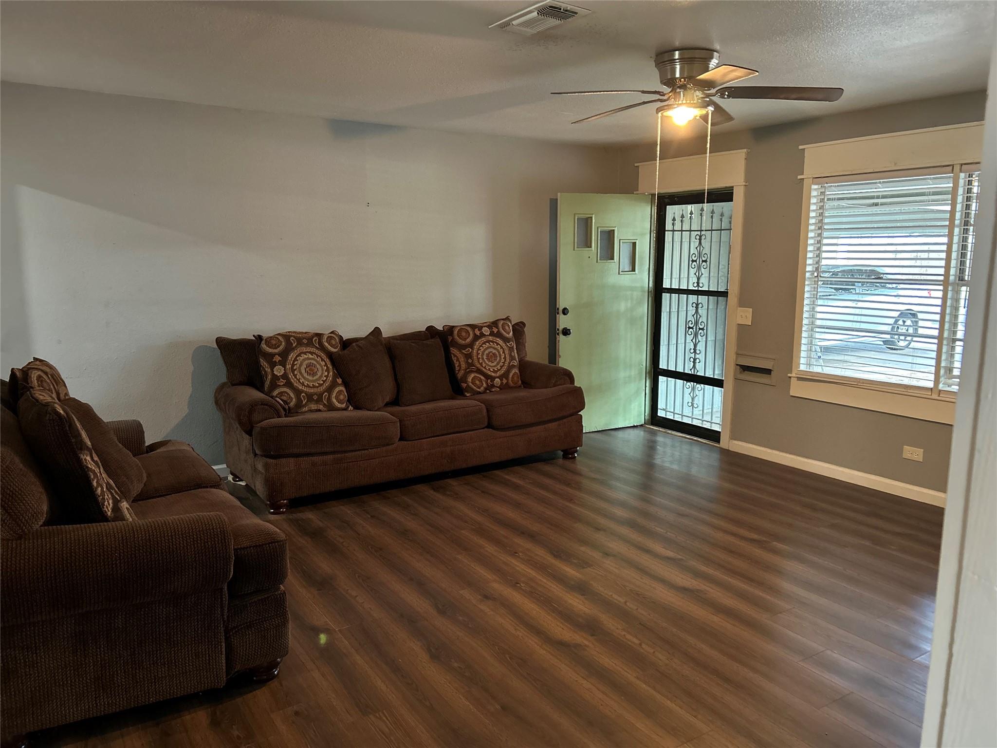 1212 Alamo Street