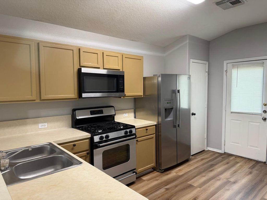 7714 Sunburst Trail Drive