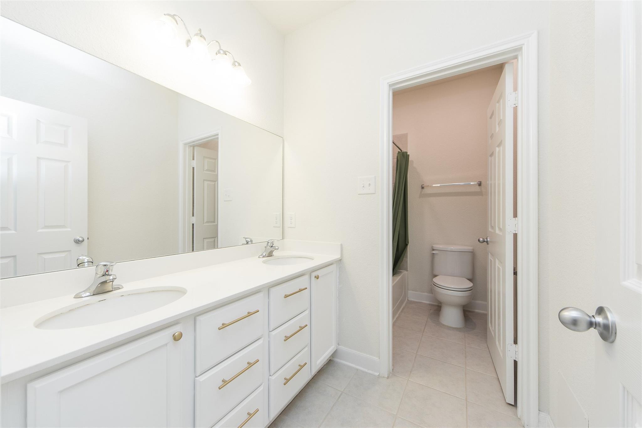 15406 Easton Gate Lane