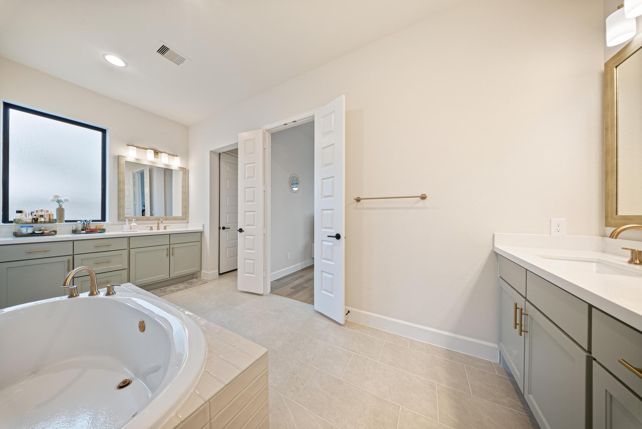 9018 Orchard Cove