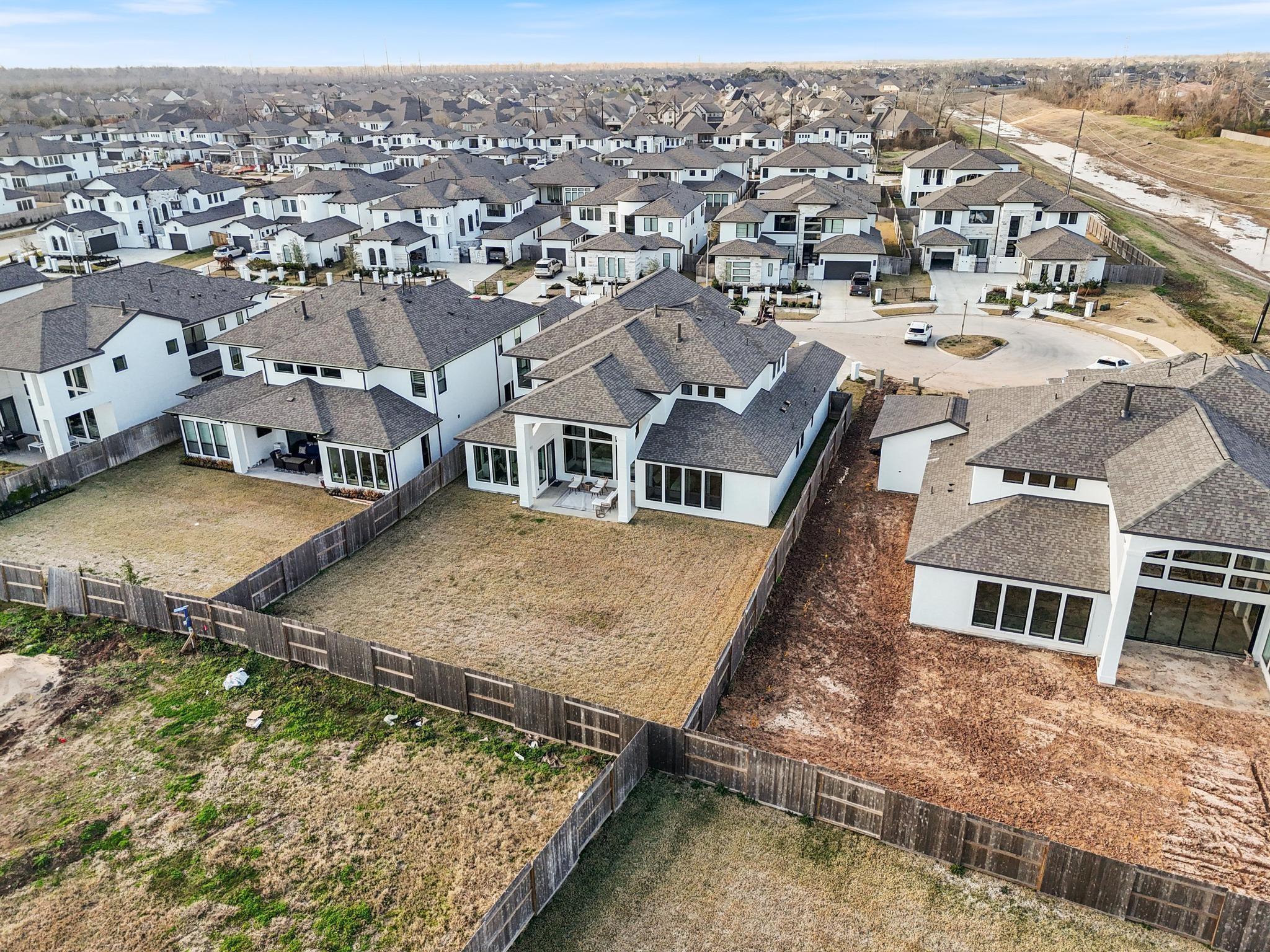 9018 Orchard Cove