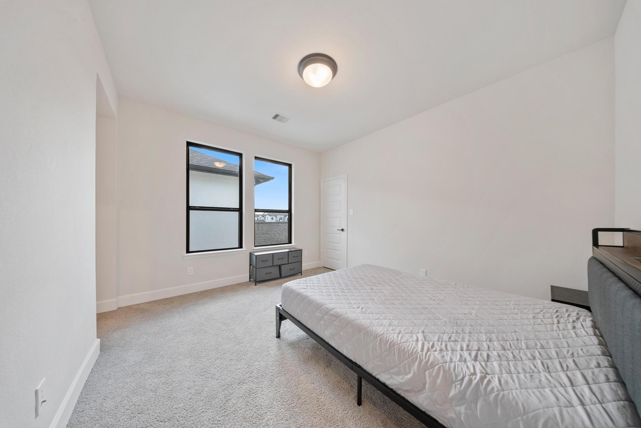 9018 Orchard Cove