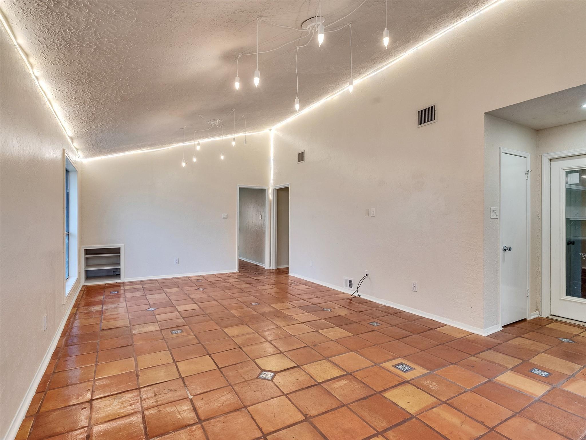 22538 Market Square Lane