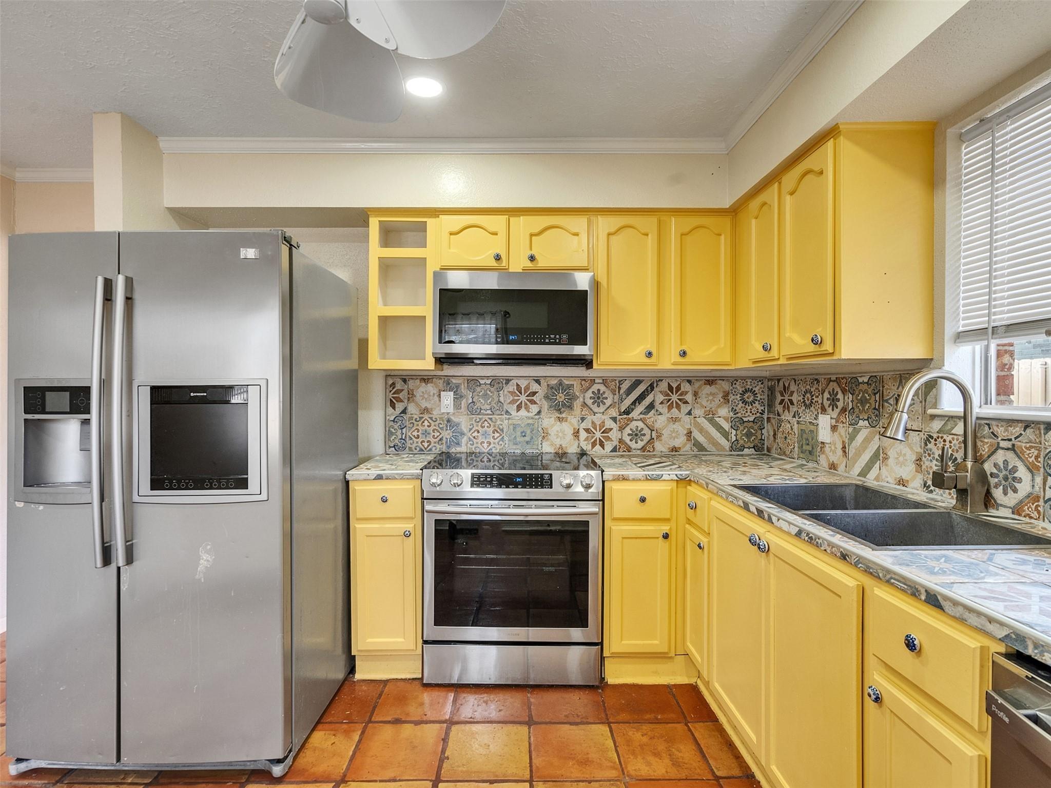 22538 Market Square Lane