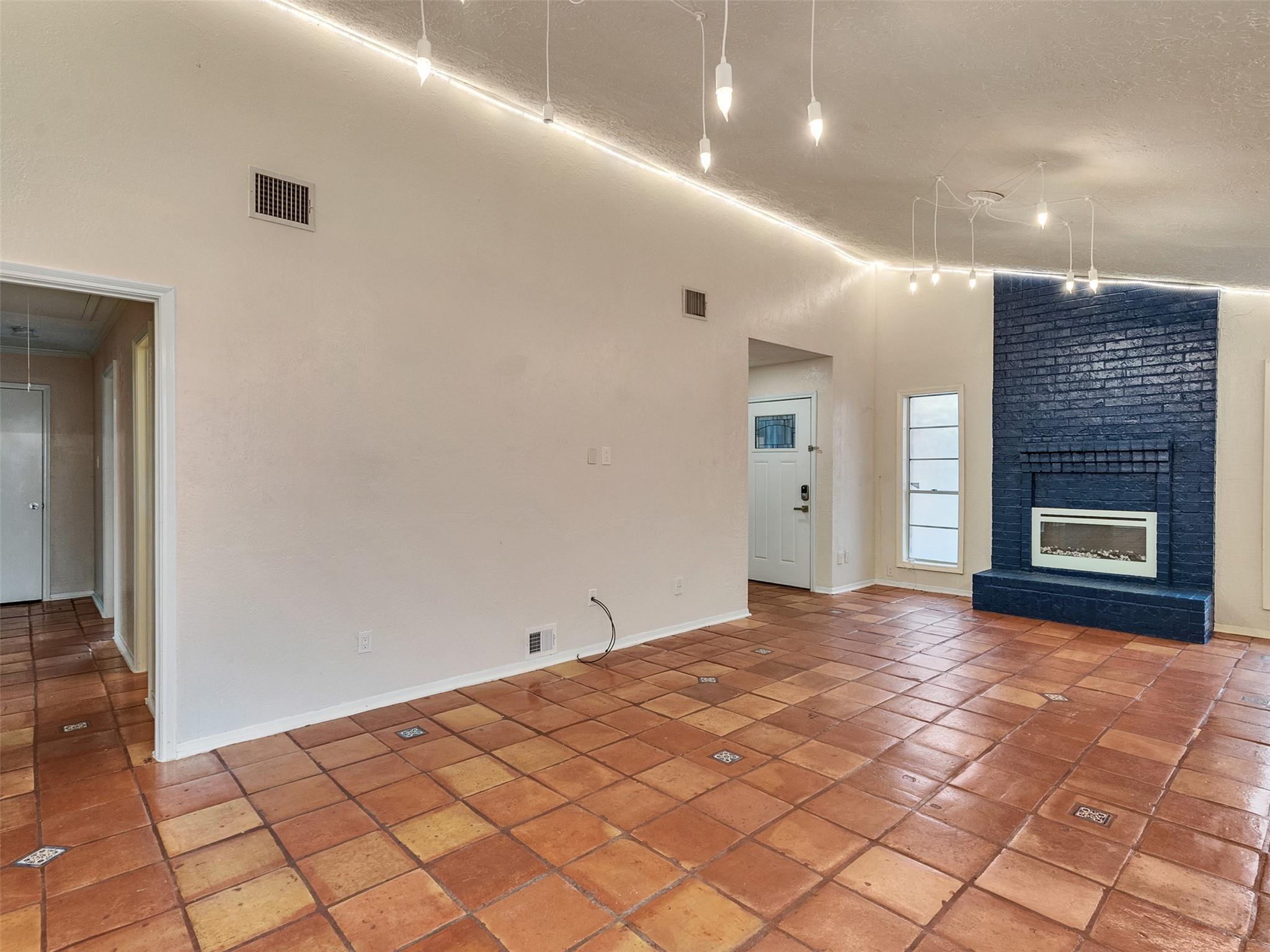 22538 Market Square Lane