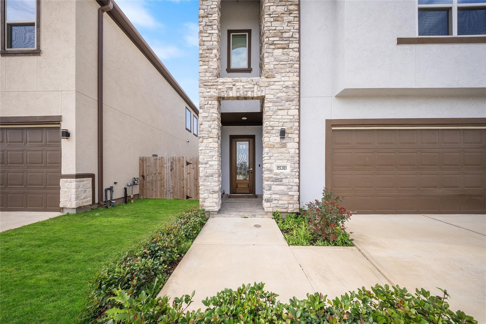1938 Olivos Street