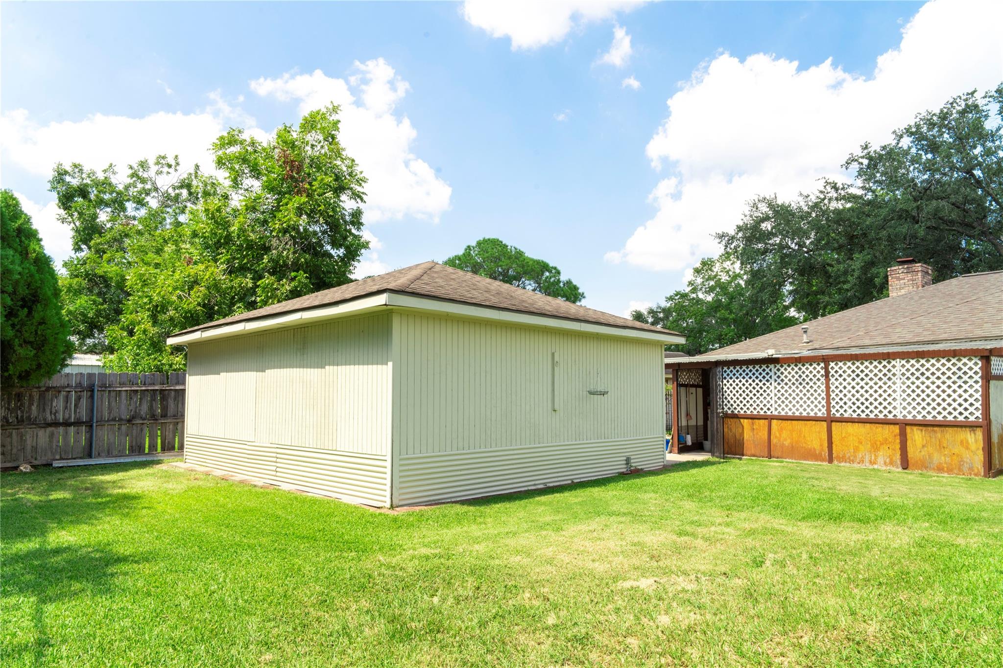 8923 Hendon Lane