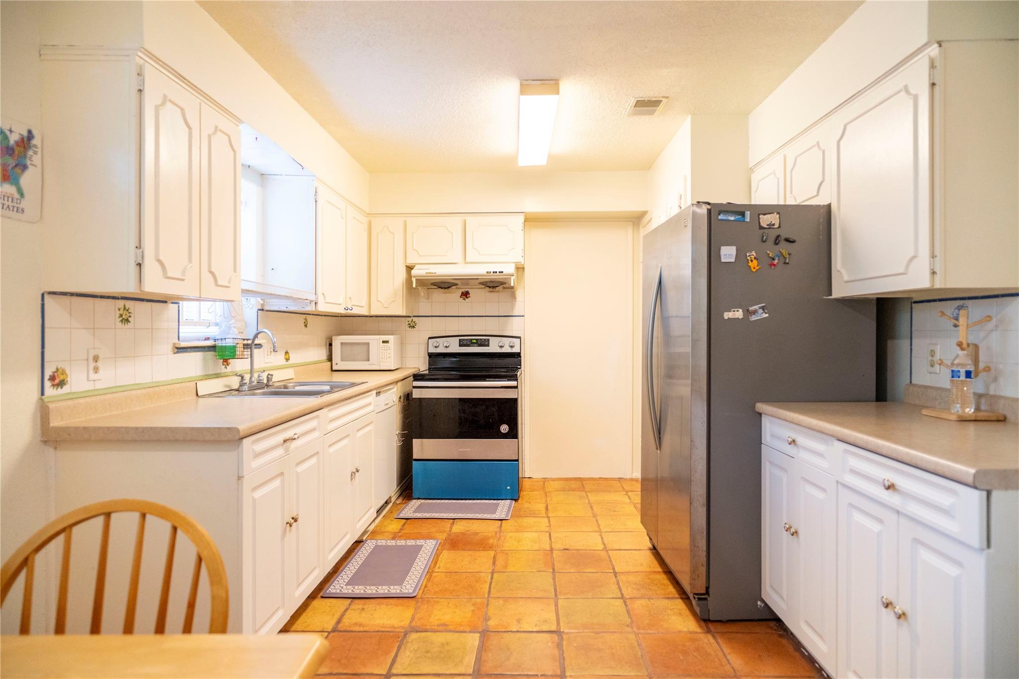 8923 Hendon Lane