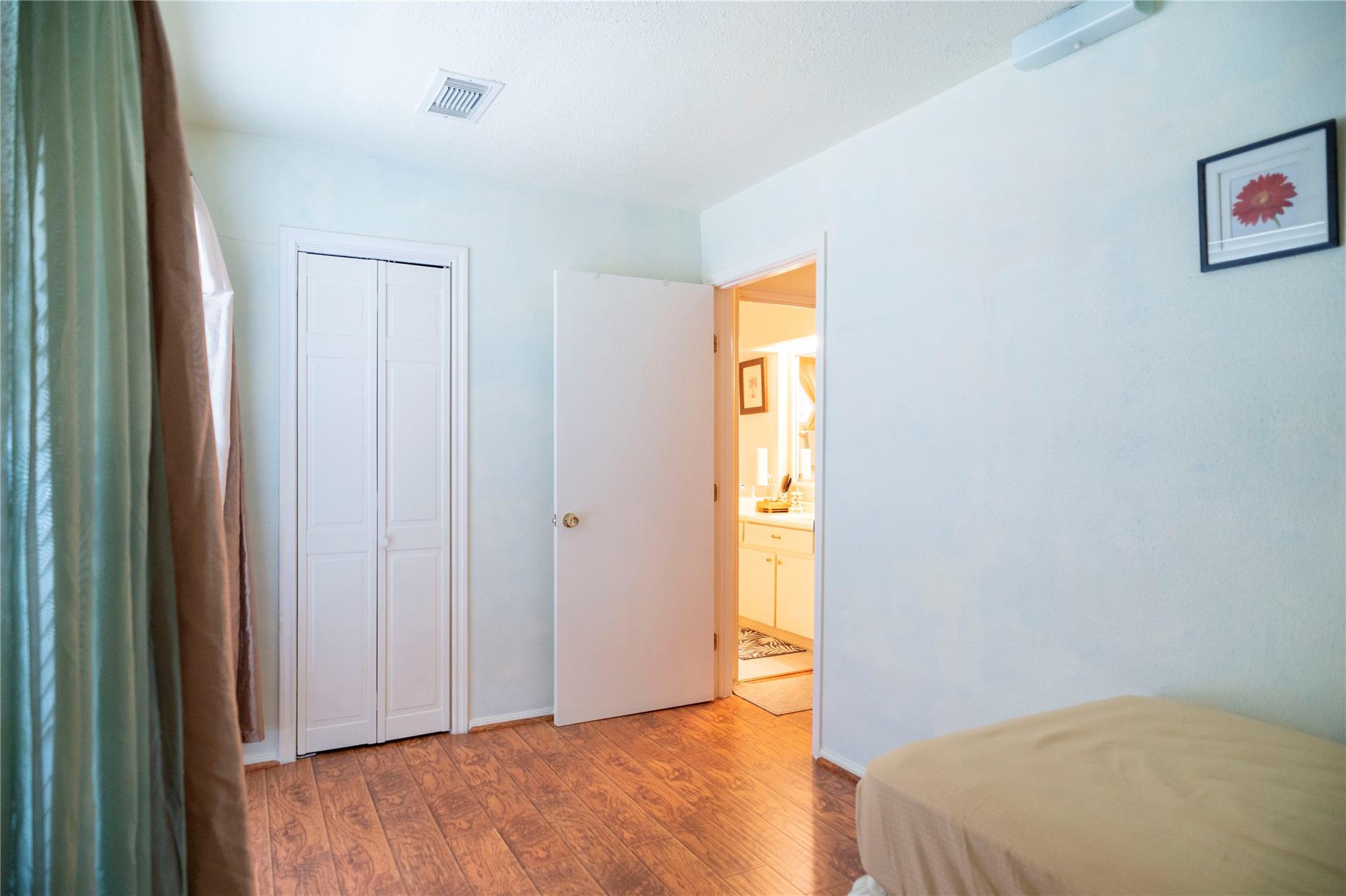 8923 Hendon Lane