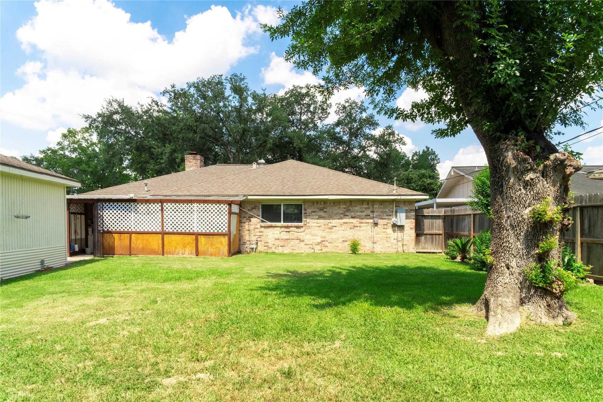 8923 Hendon Lane