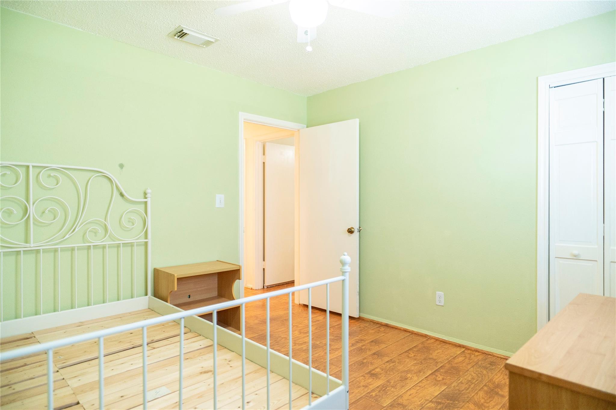 8923 Hendon Lane