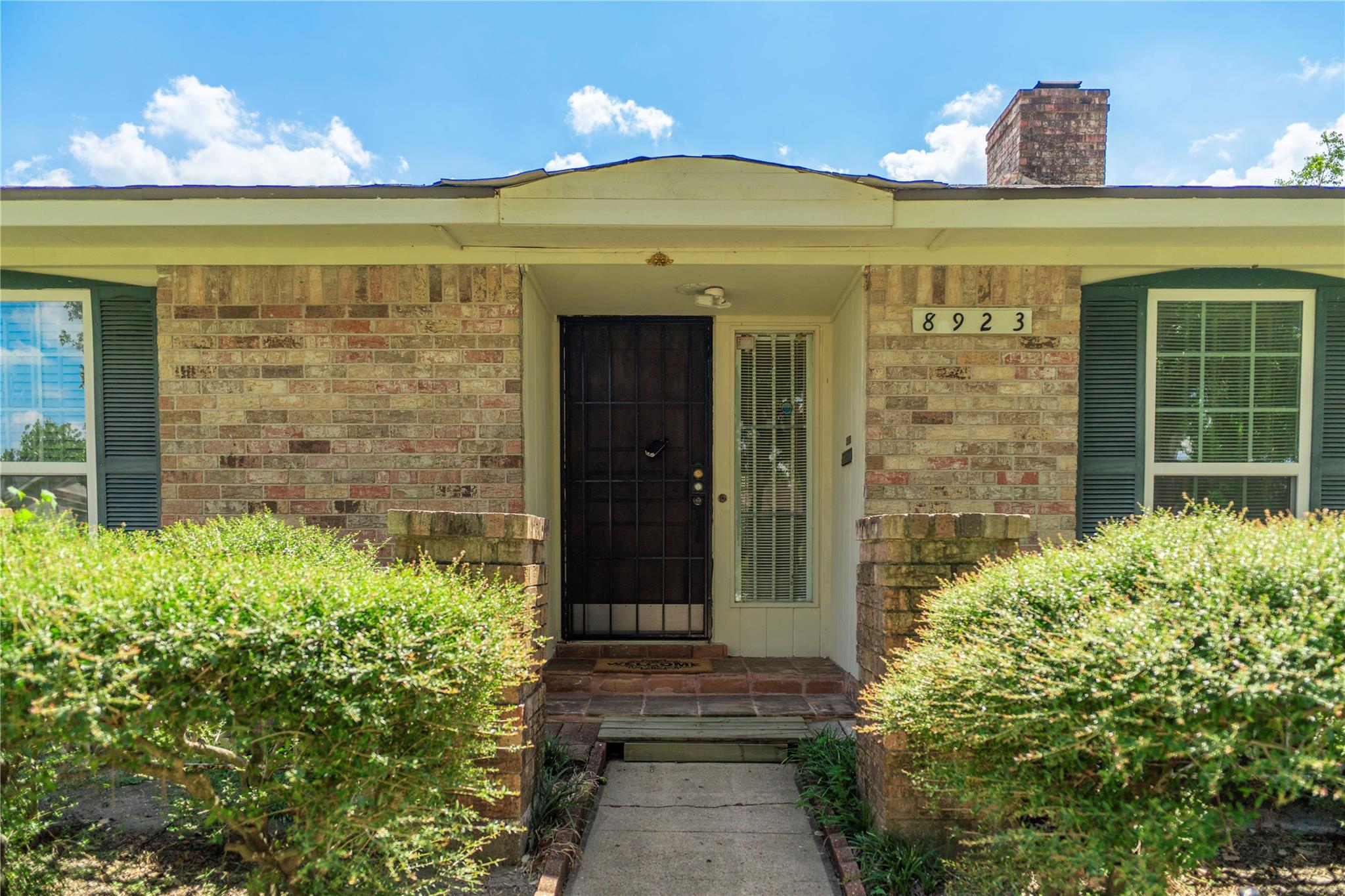 8923 Hendon Lane