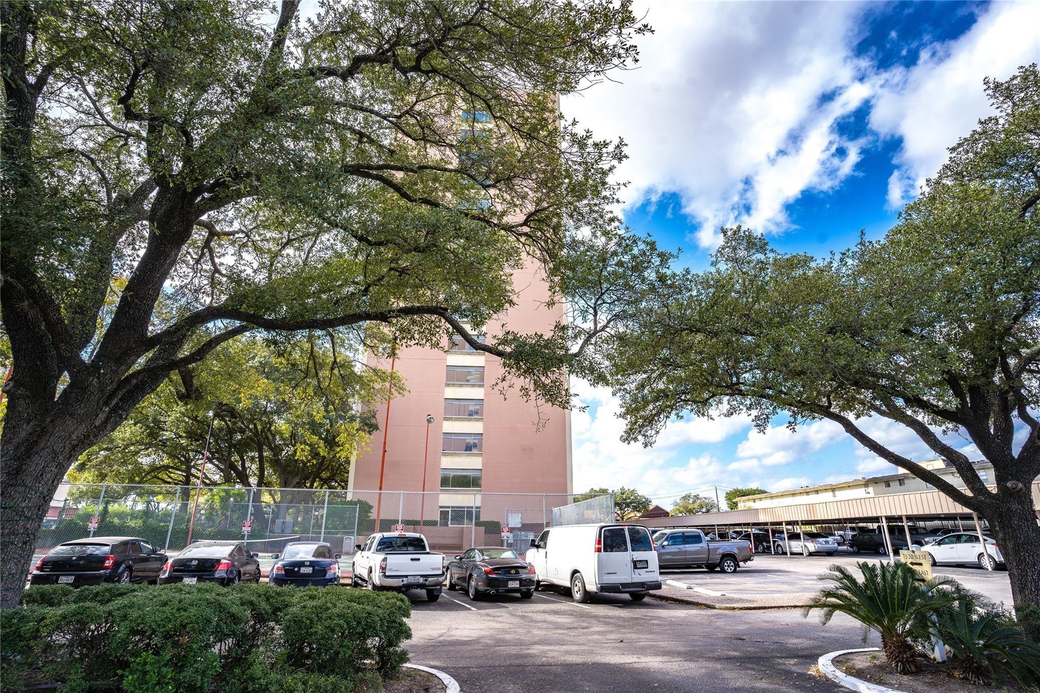 7520 Hornwood Drive # 1003