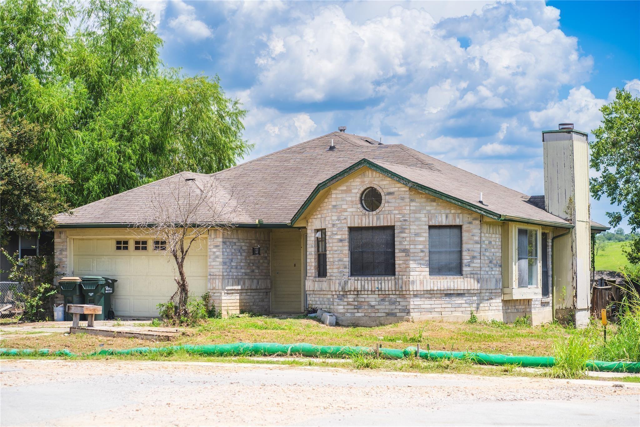 1169 Lago Vista Street