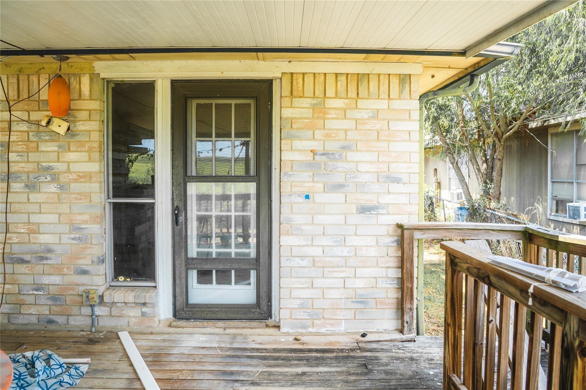 1169 Lago Vista Street