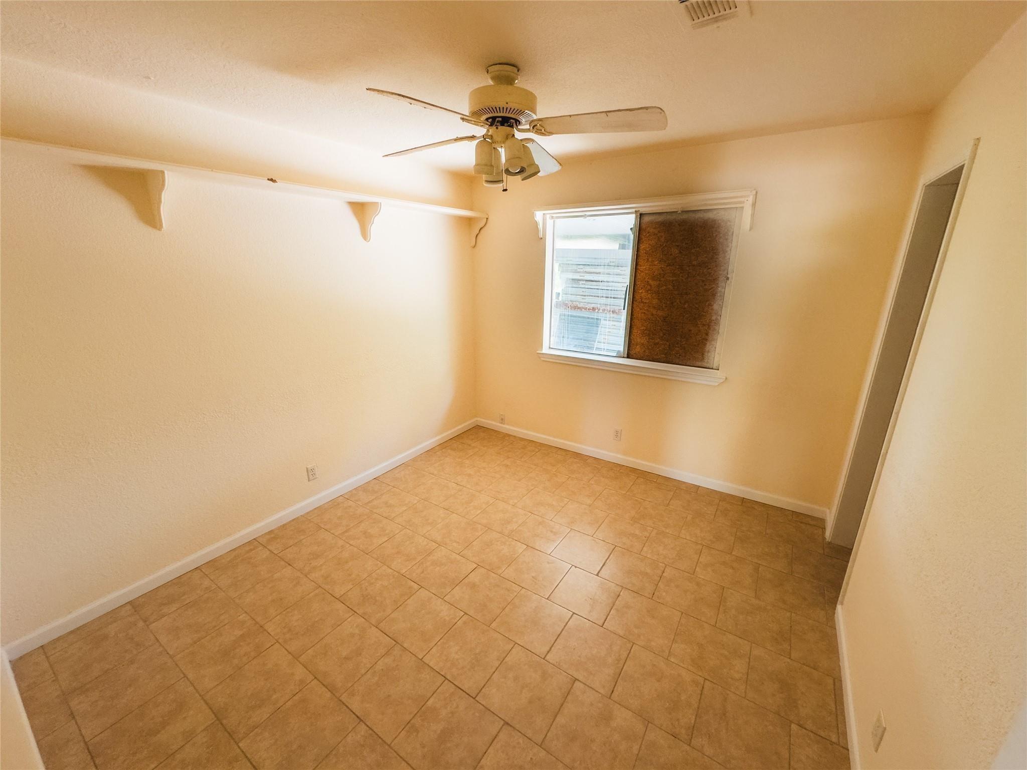 1169 Lago Vista Street