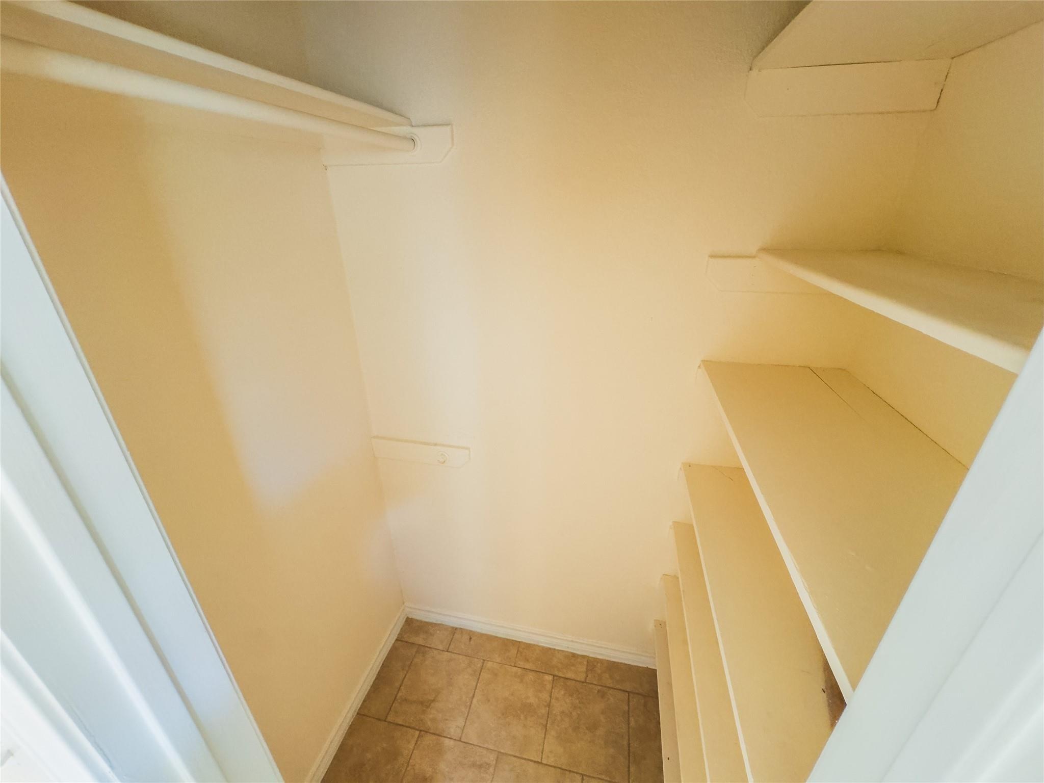 1169 Lago Vista Street