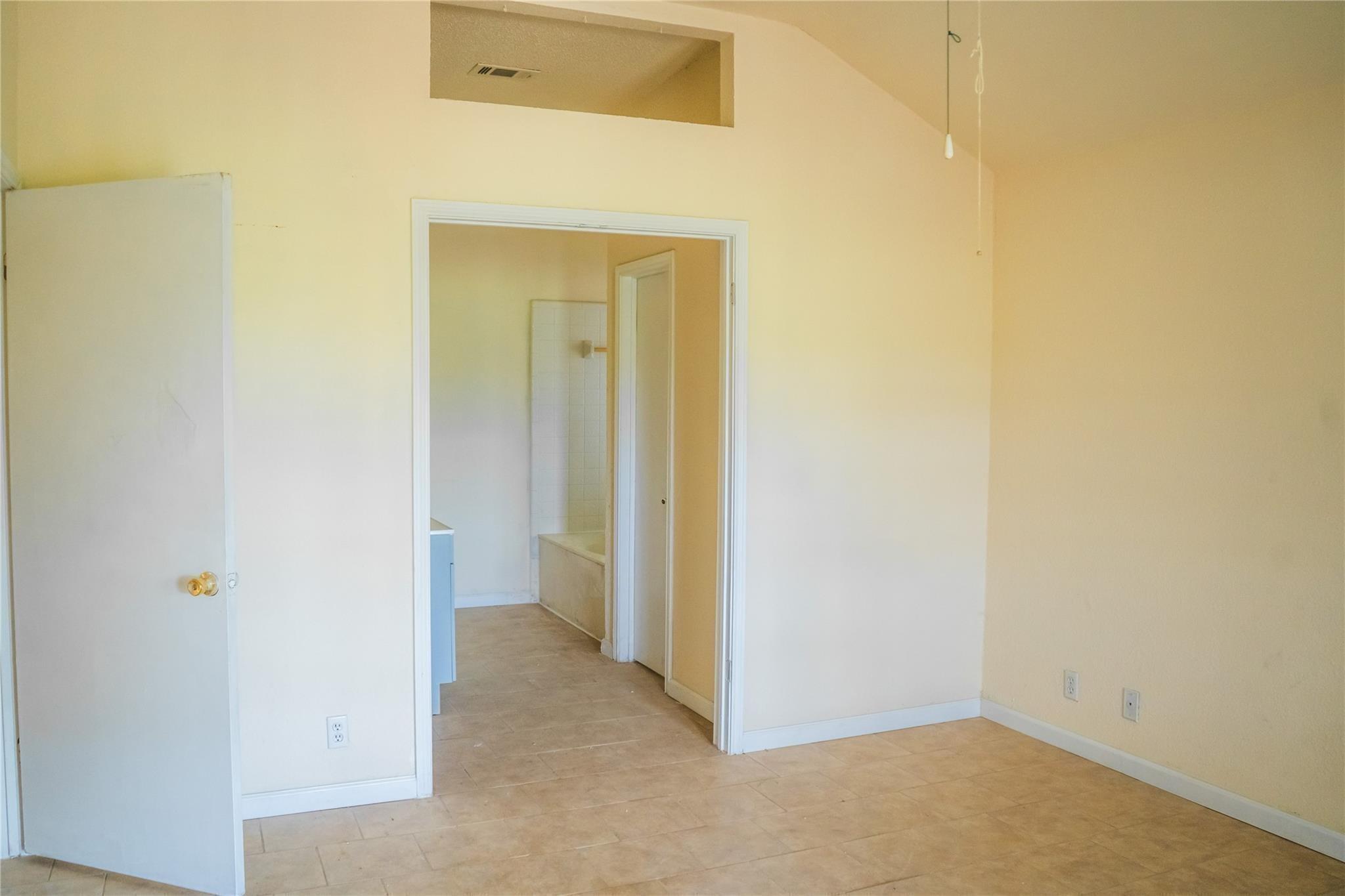 1169 Lago Vista Street