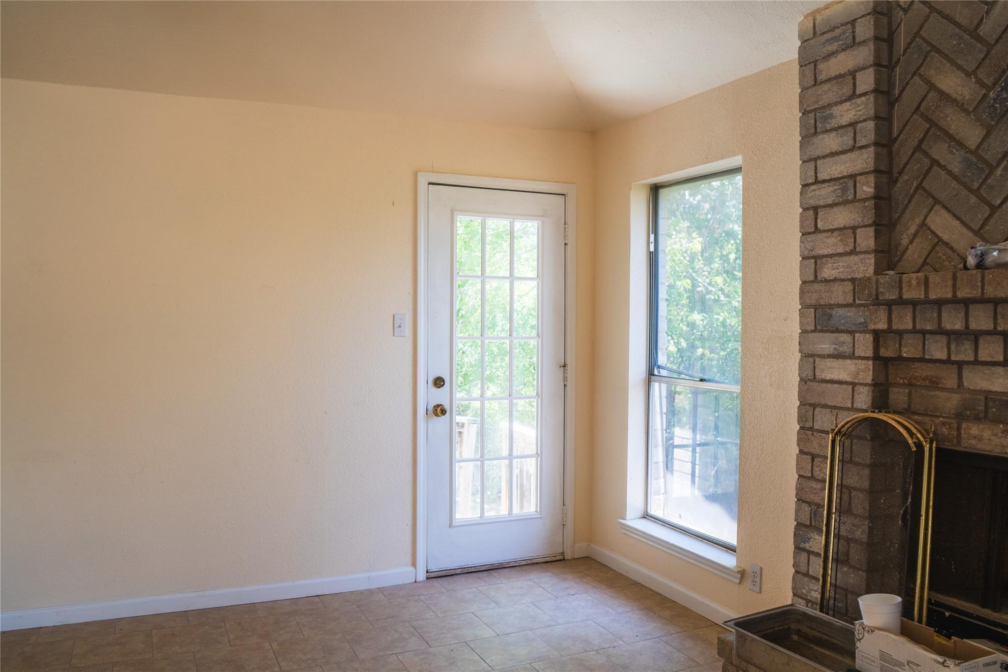 1169 Lago Vista Street