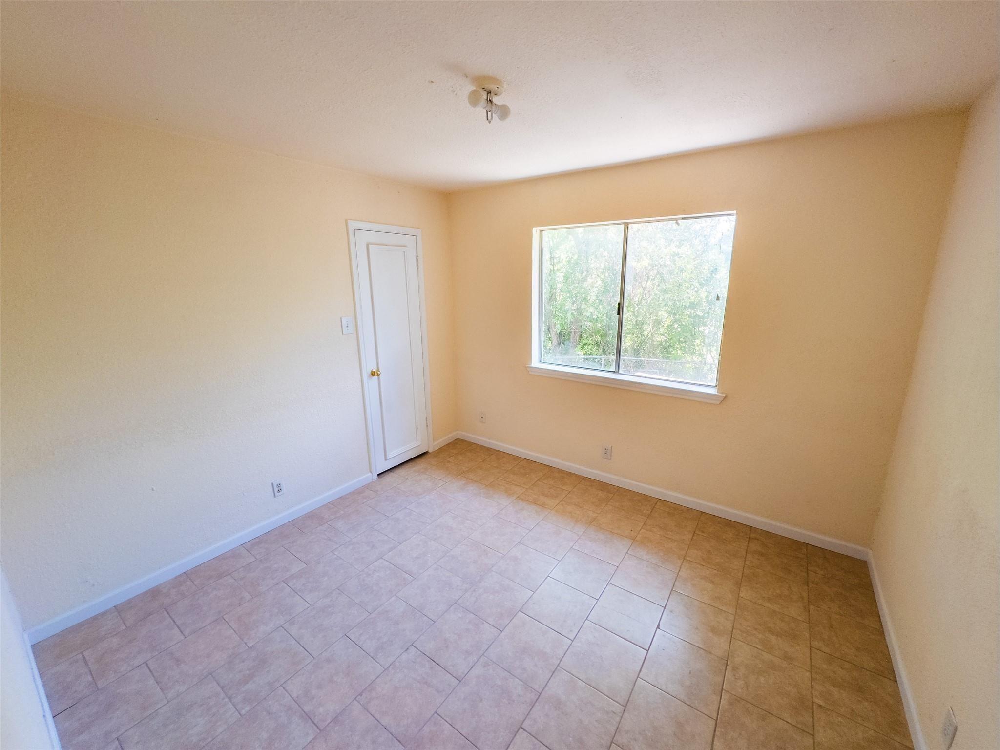 1169 Lago Vista Street