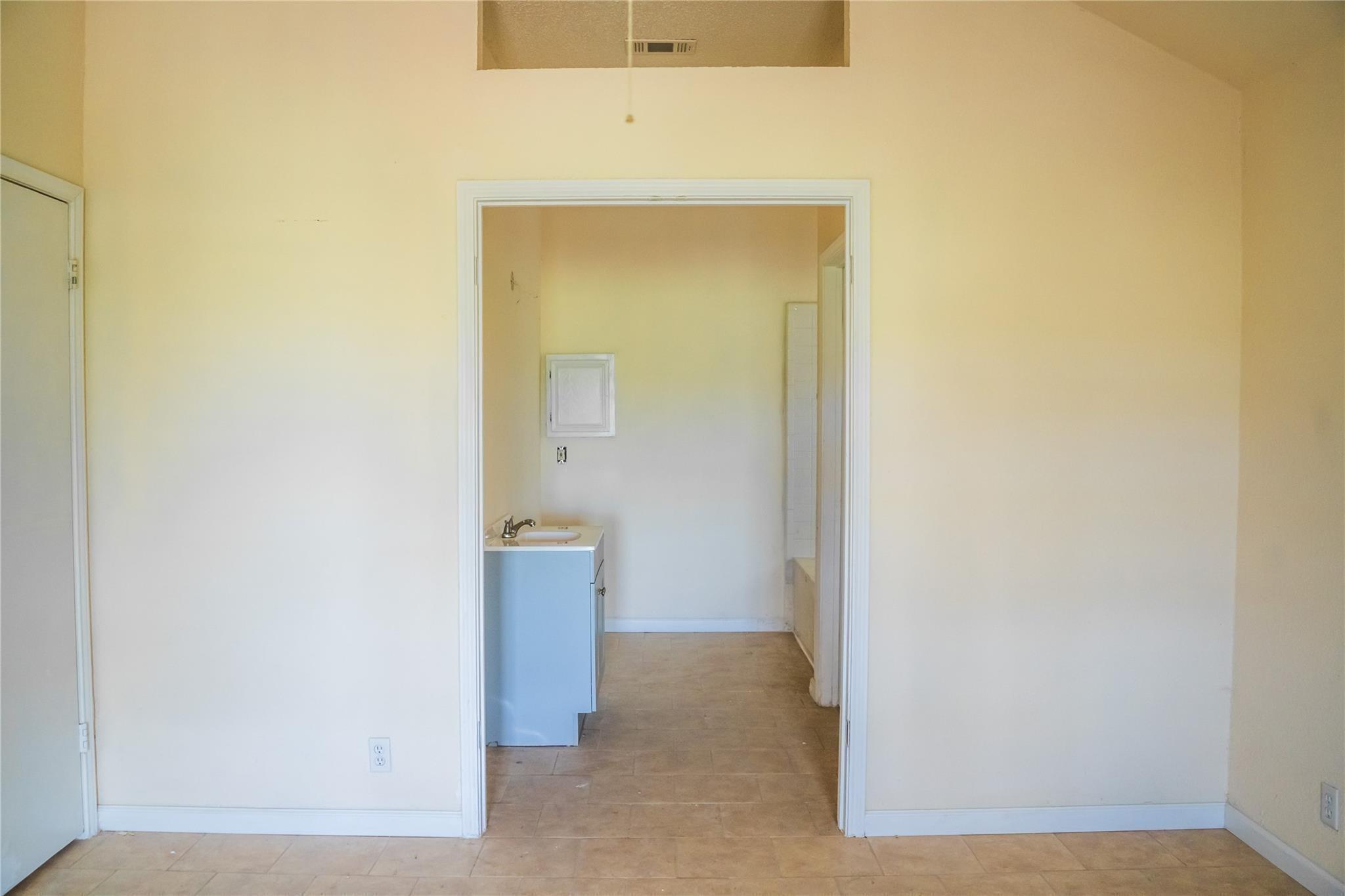 1169 Lago Vista Street