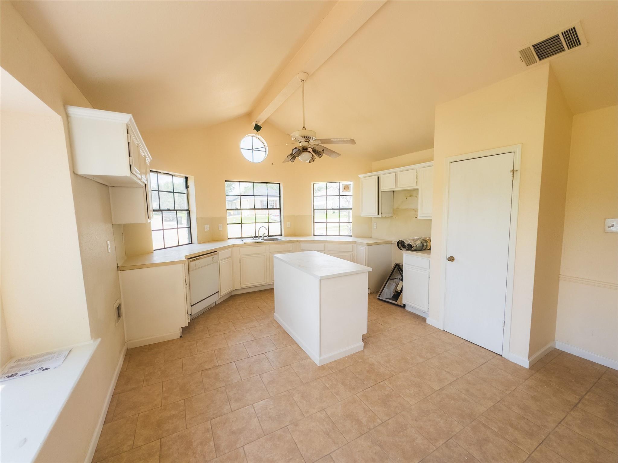 1169 Lago Vista Street