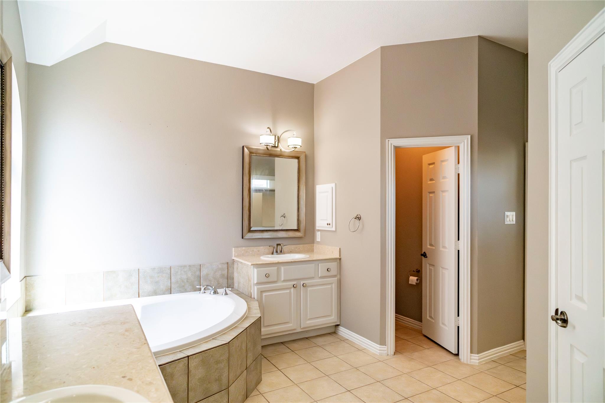 5923 Dillon Creek Lane