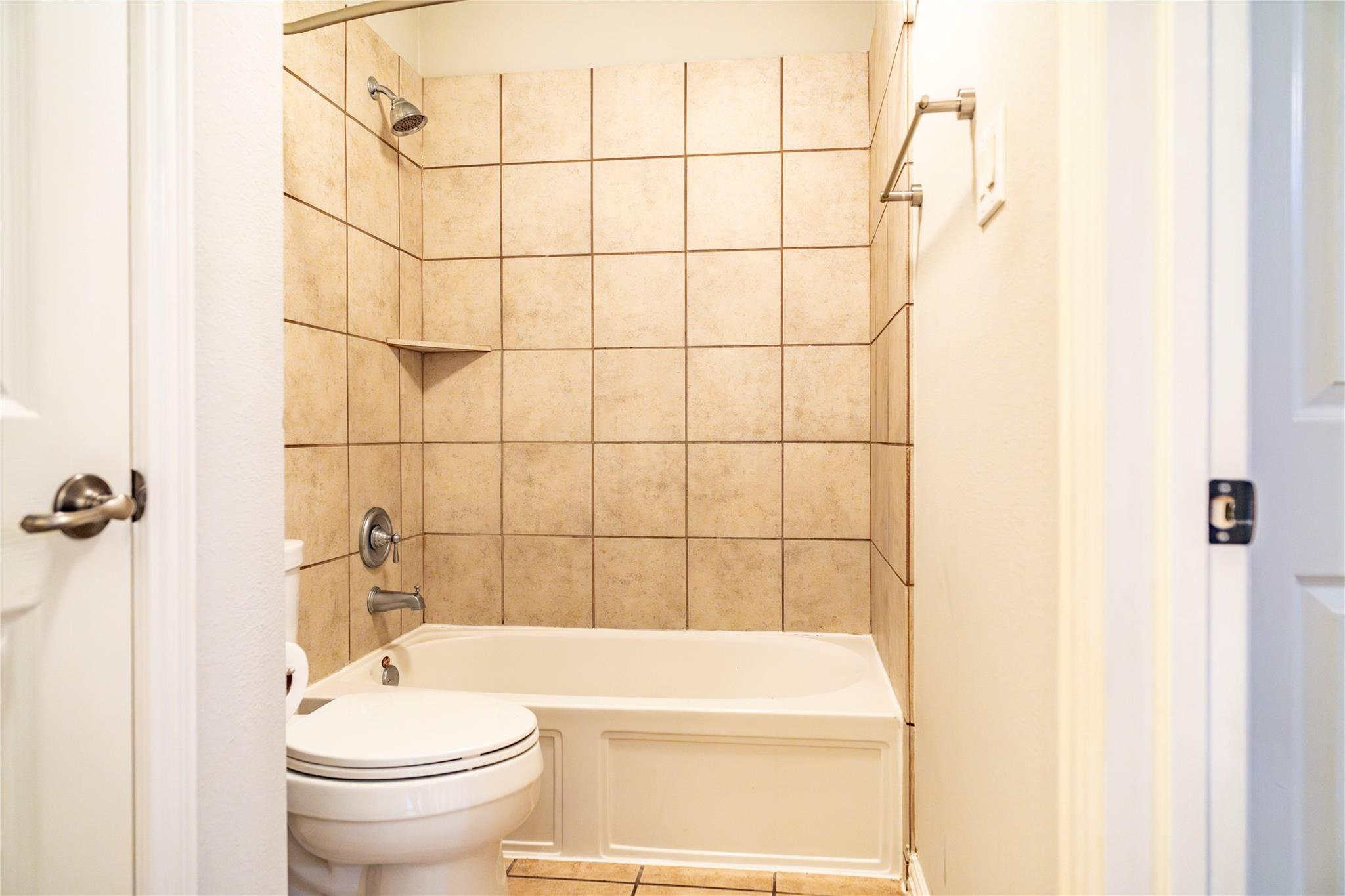 5923 Dillon Creek Lane