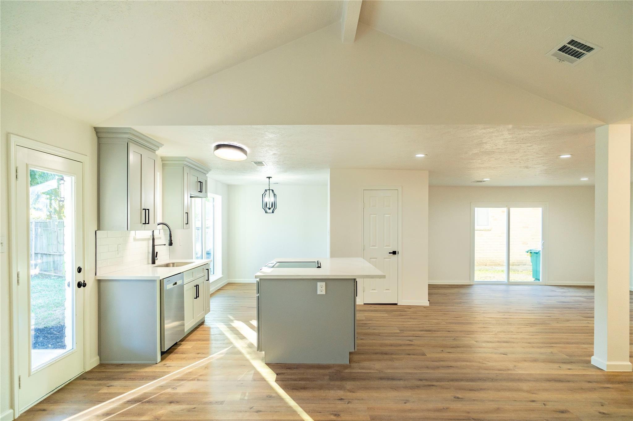 10907 Sharpview Drive