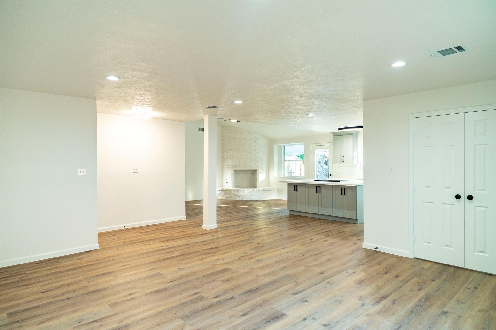 10907 Sharpview Drive