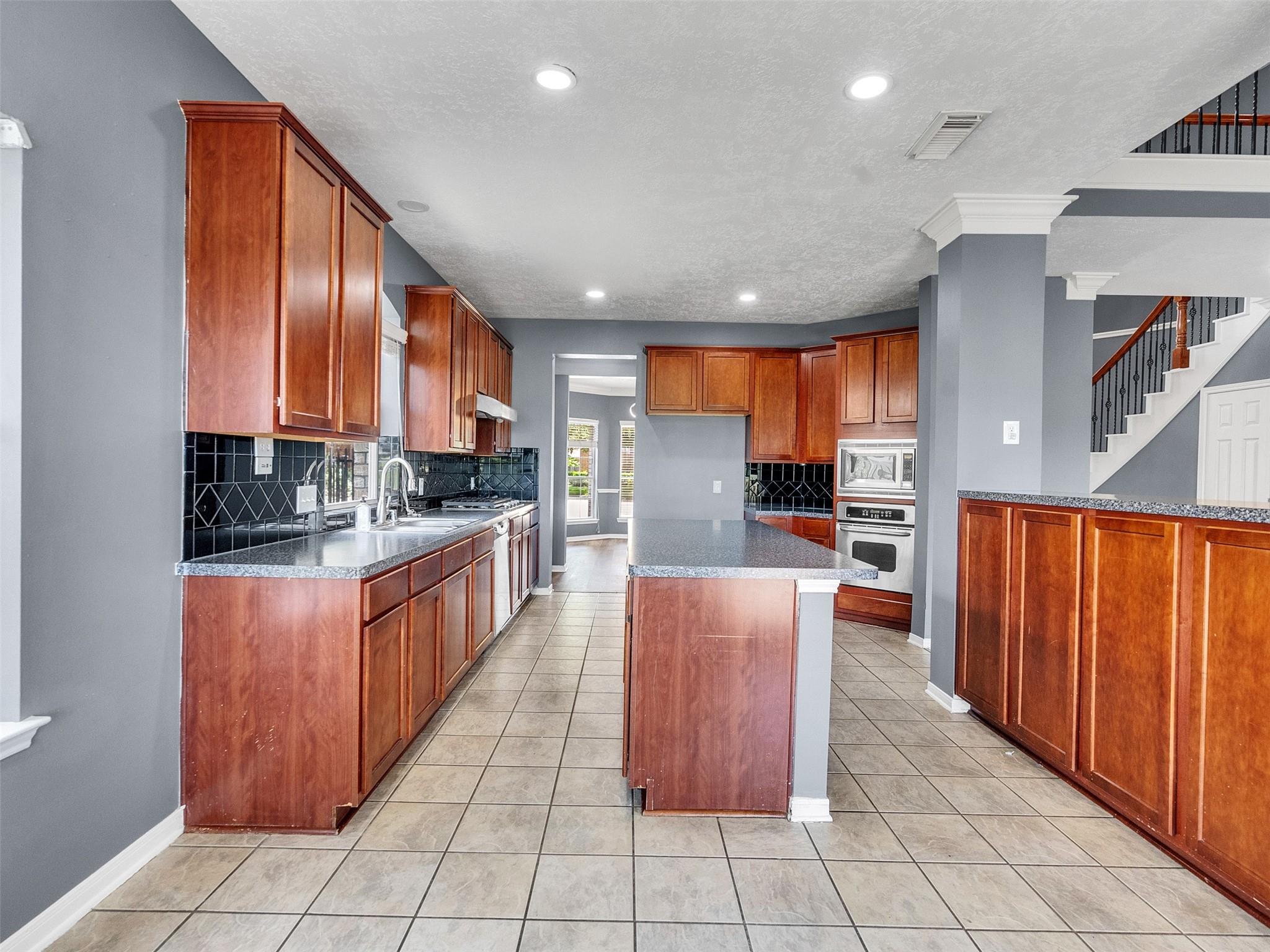 16715 Hibiscus Point Drive
