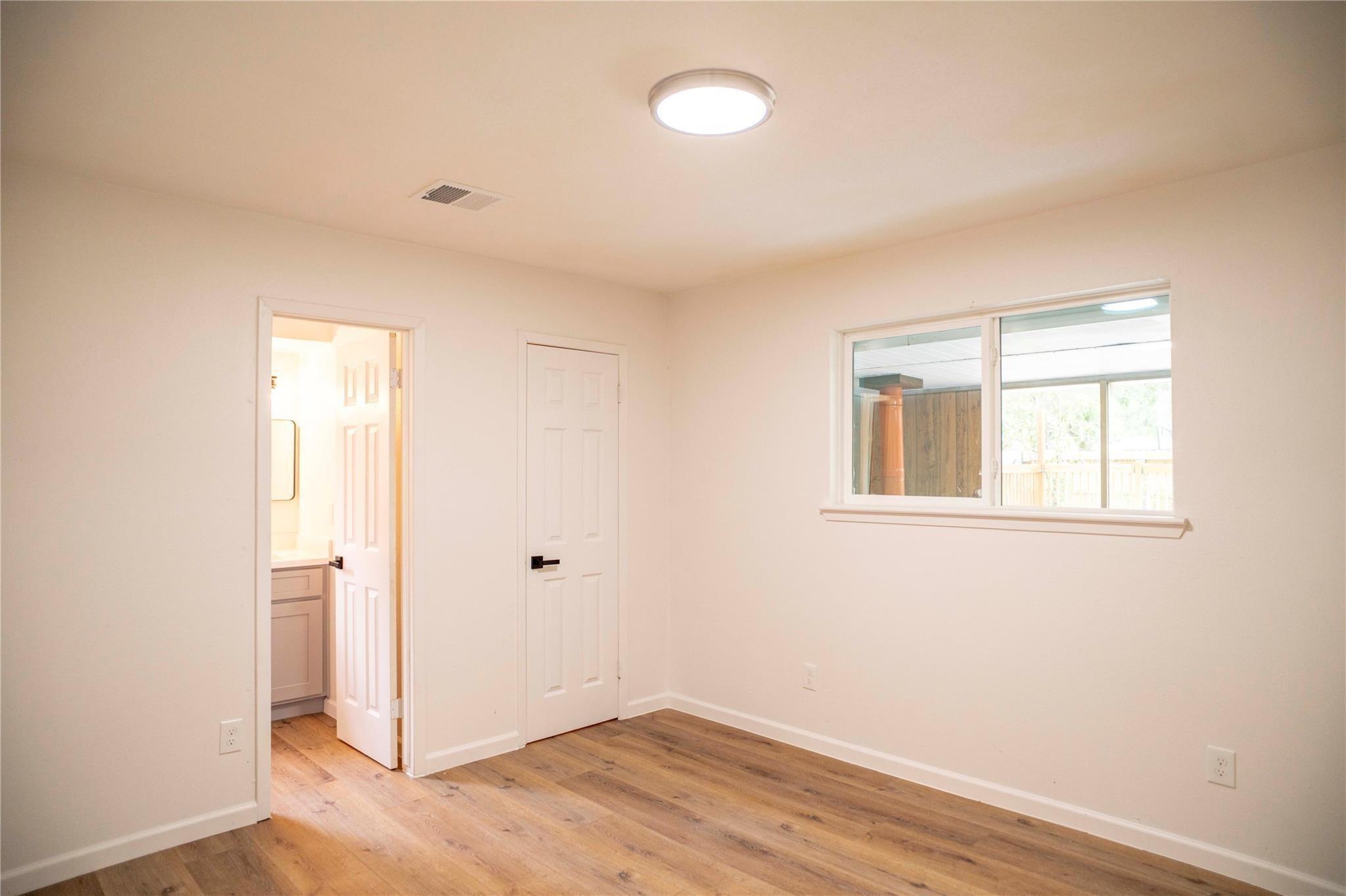 9214 Woodland Oaks Drive