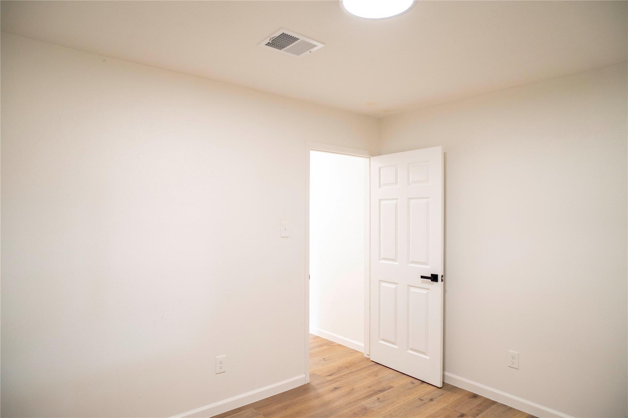 9214 Woodland Oaks Drive