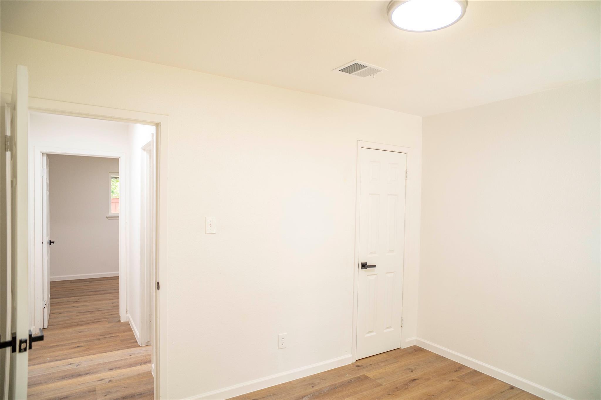 9214 Woodland Oaks Drive