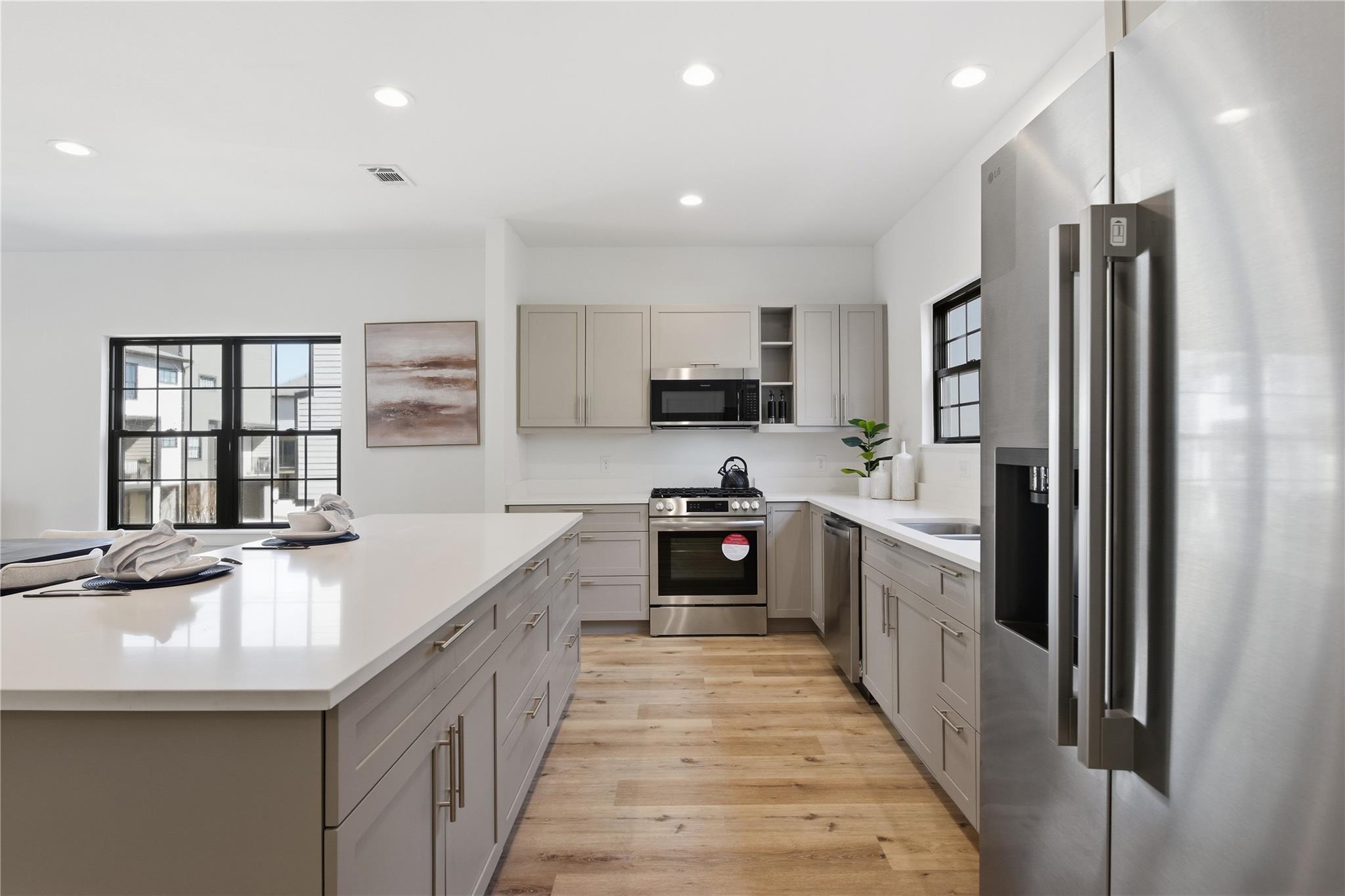 11933 N Hoa Sen Circle