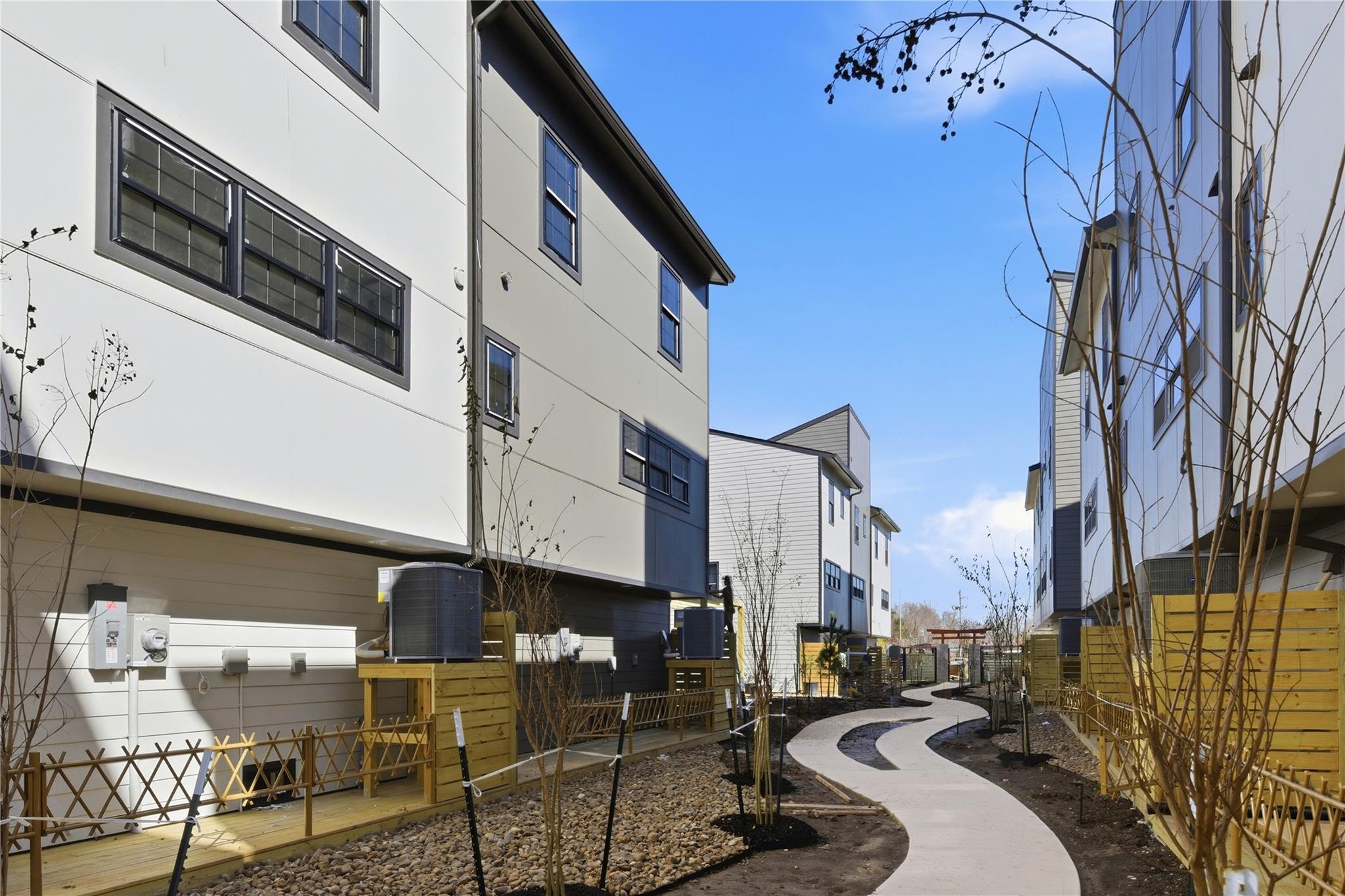 11933 N Hoa Sen Circle