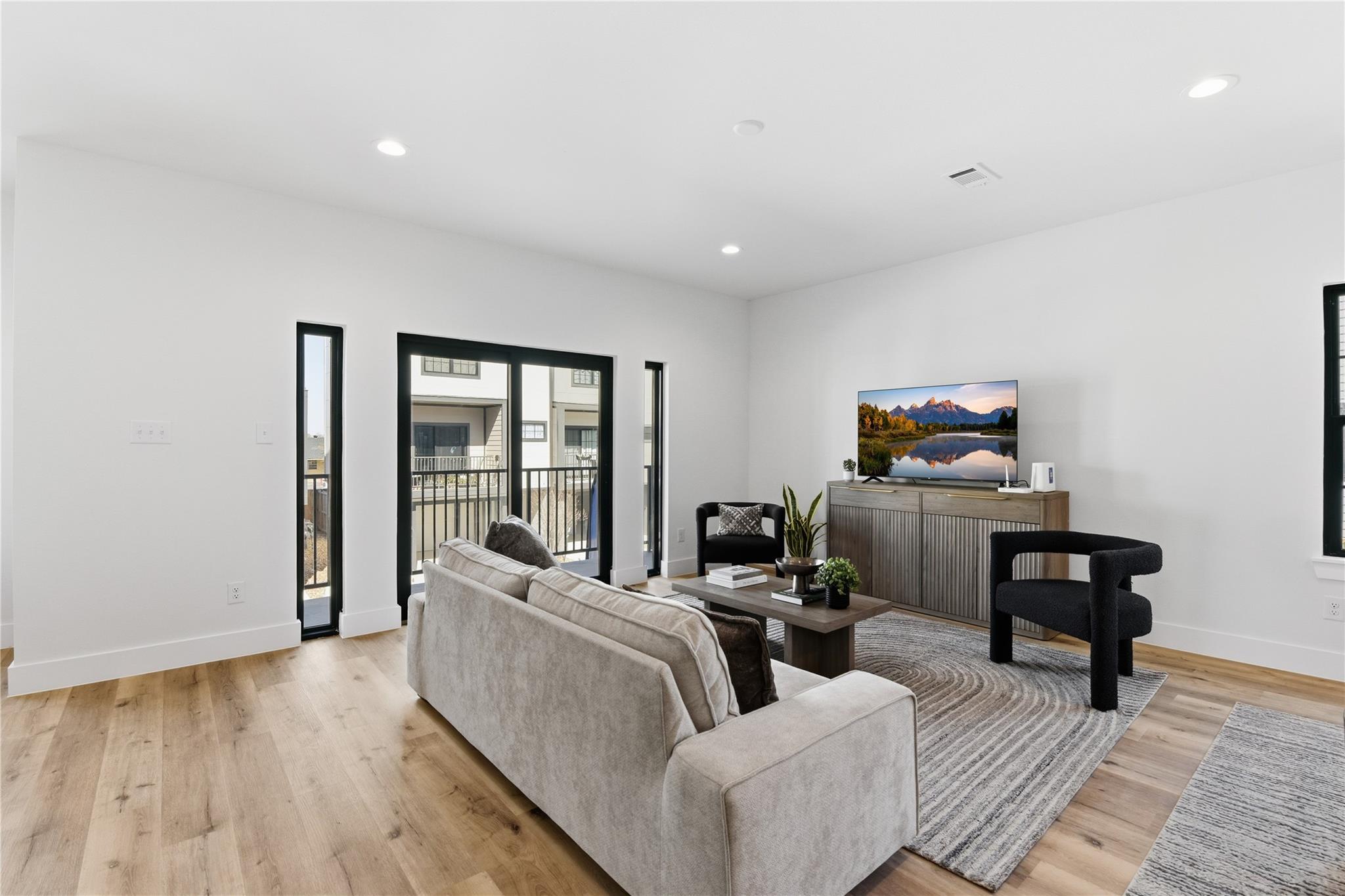 11933 N Hoa Sen Circle