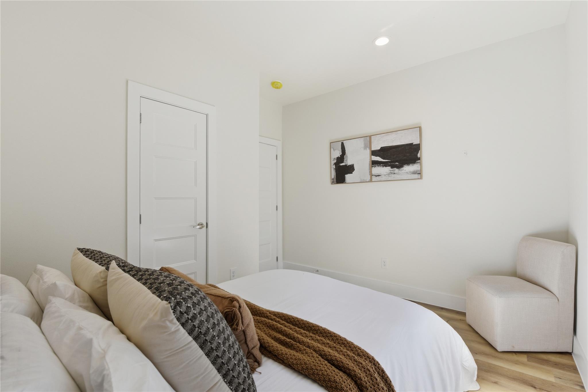 11933 N Hoa Sen Circle