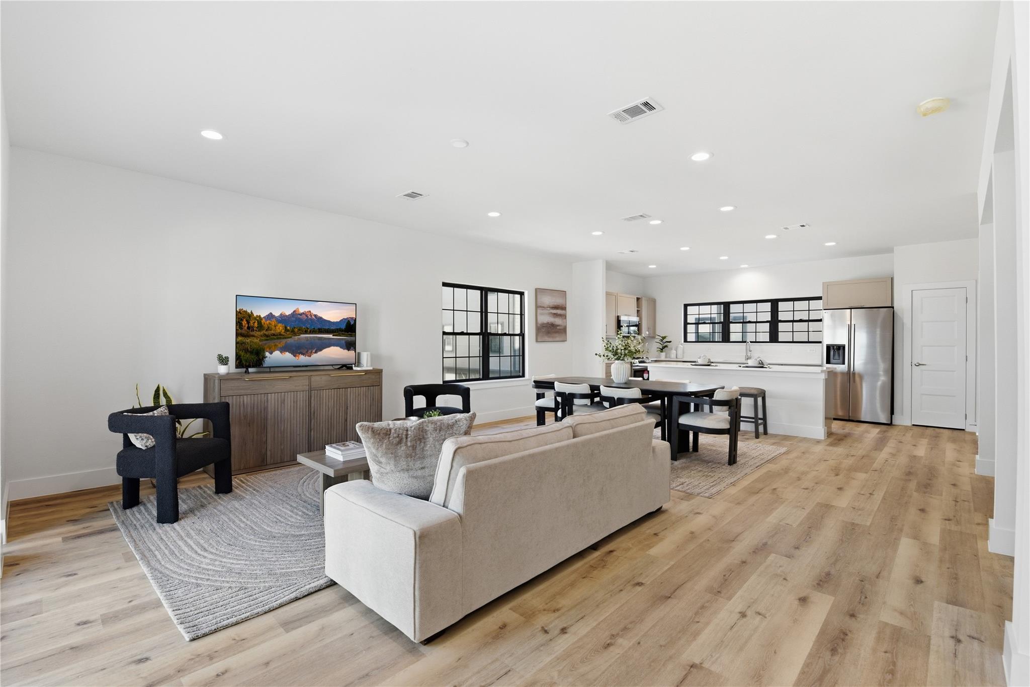 11933 N Hoa Sen Circle