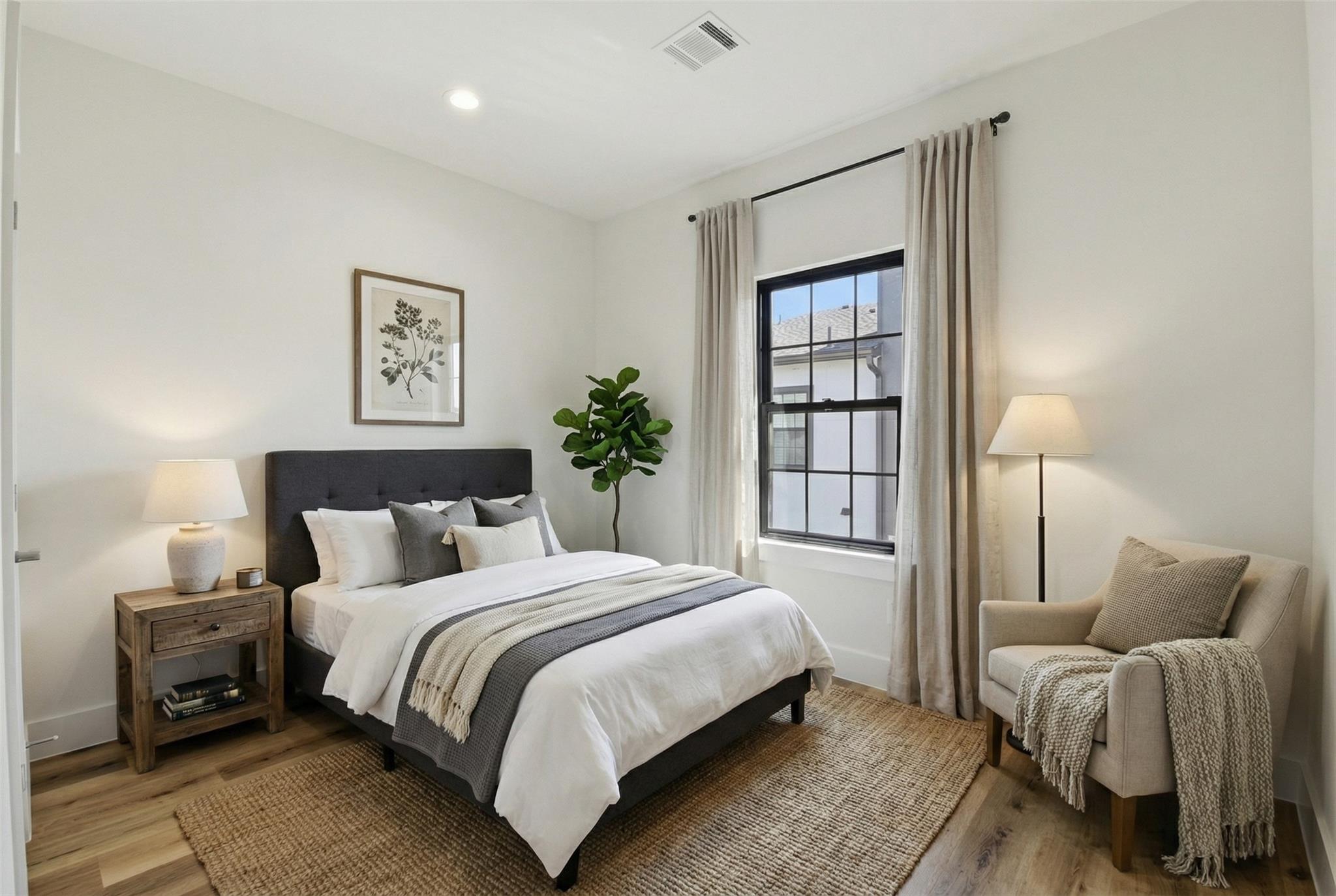 11933 N Hoa Sen Circle