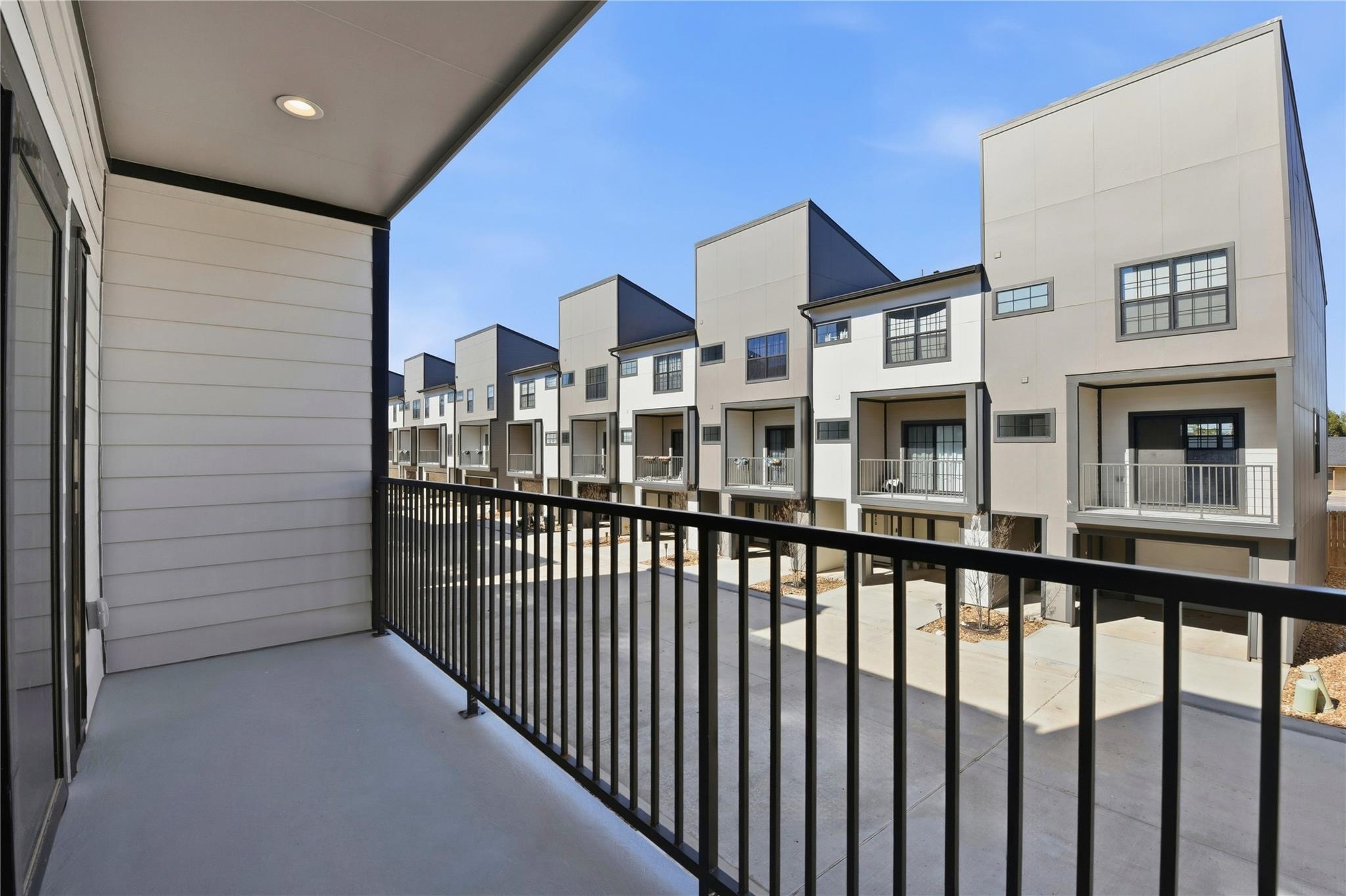 11933 N Hoa Sen Circle