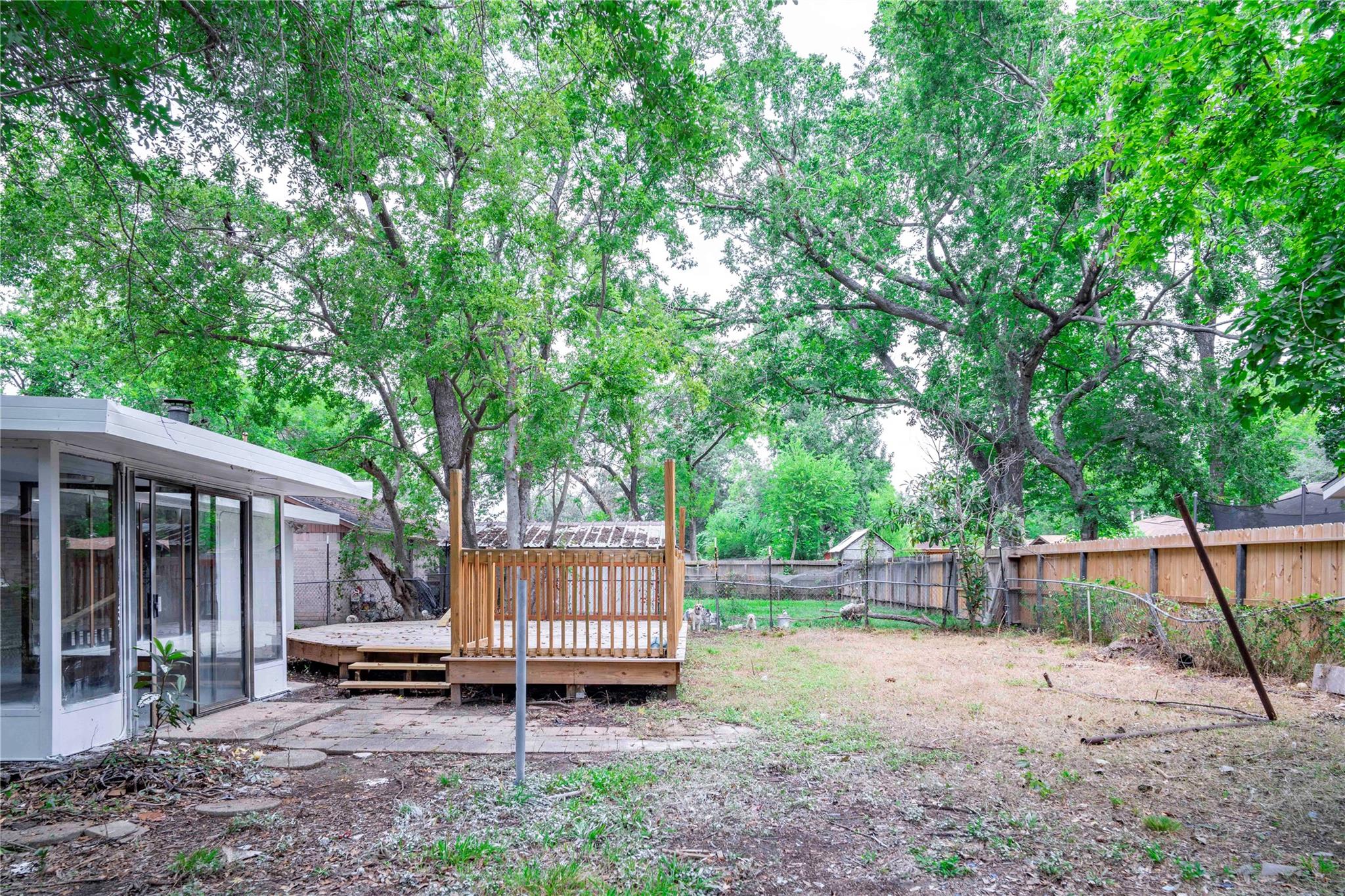 9214 Woodland Oaks Drive