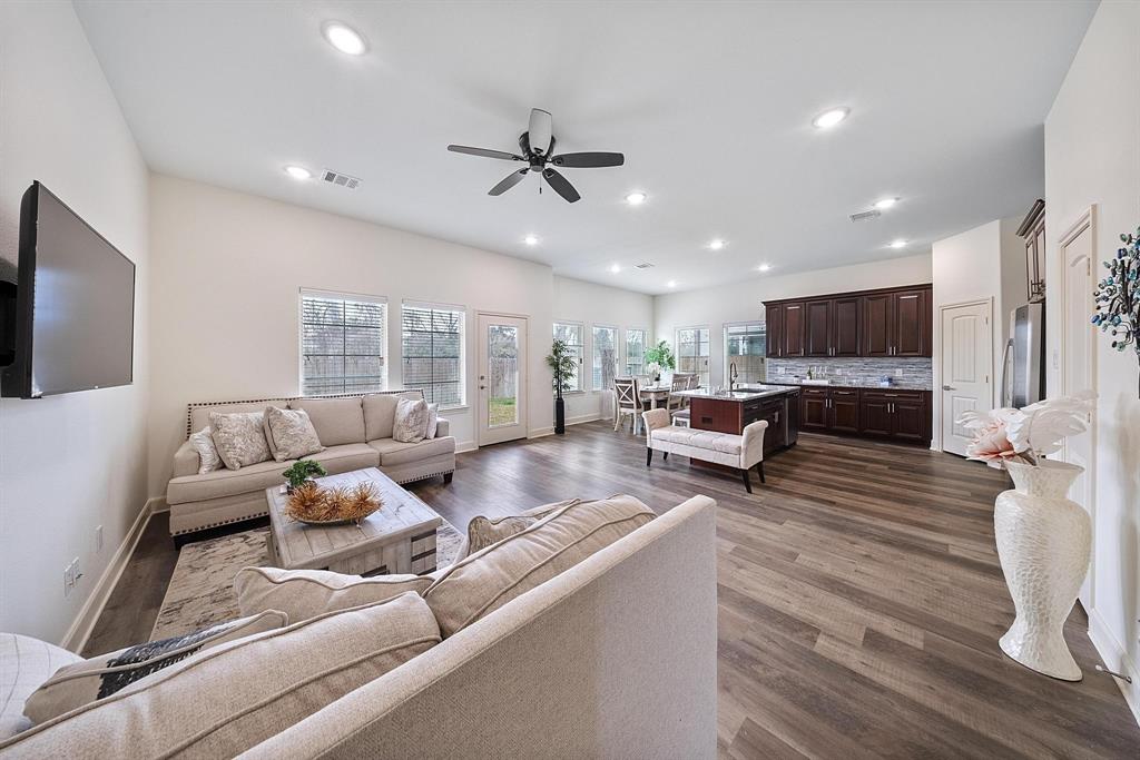 1942 Olivos Street