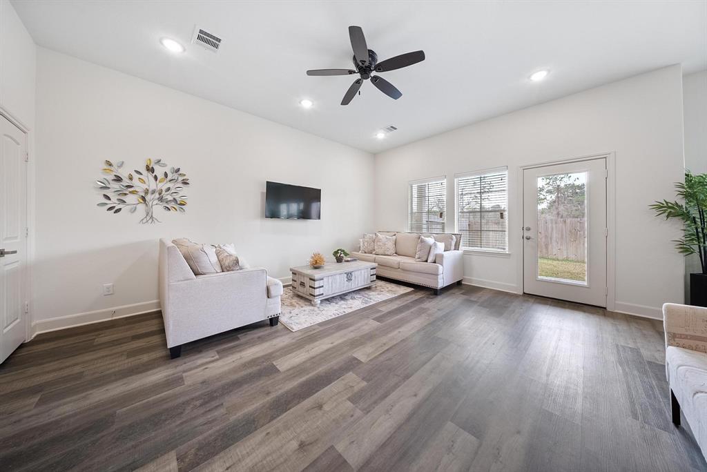 1942 Olivos Street