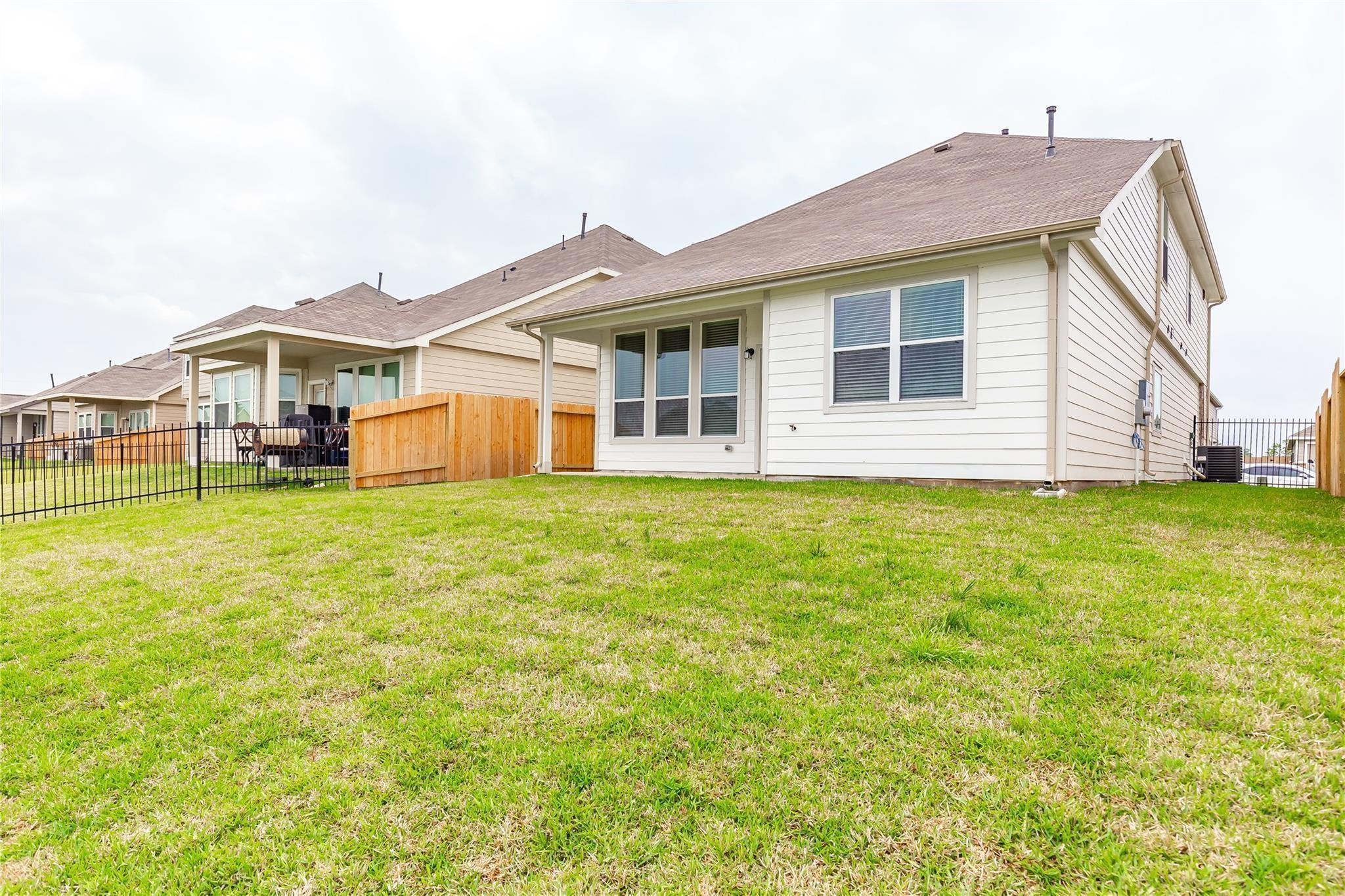 24630 Bastiani Canvas Lane
