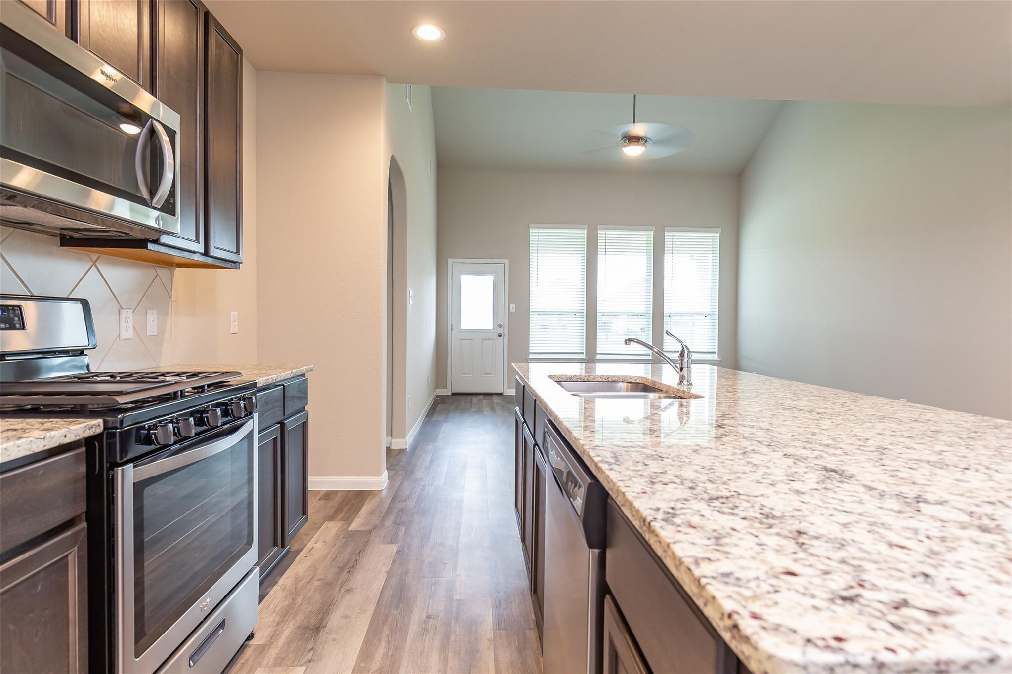 24630 Bastiani Canvas Lane