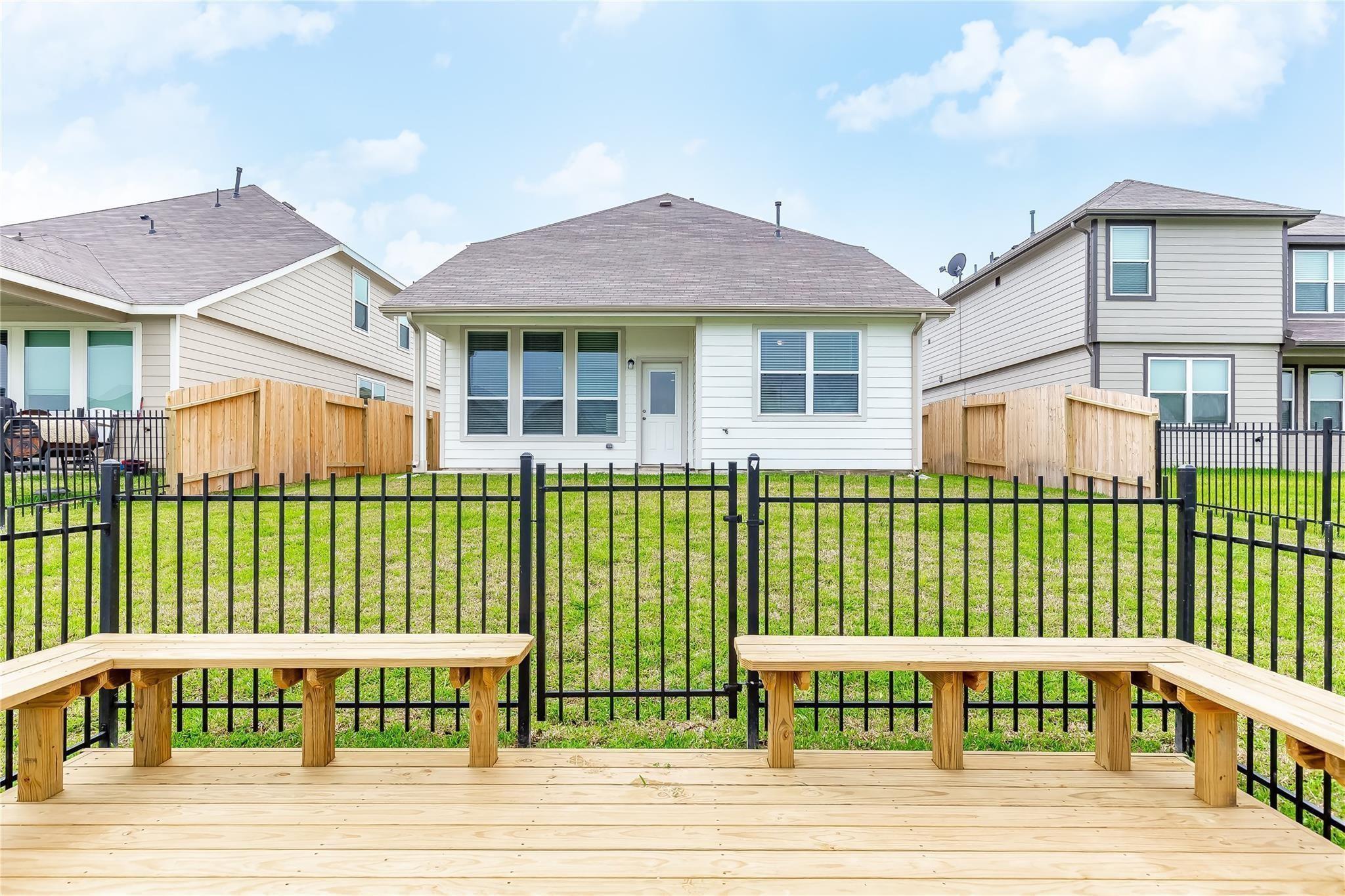 24630 Bastiani Canvas Lane