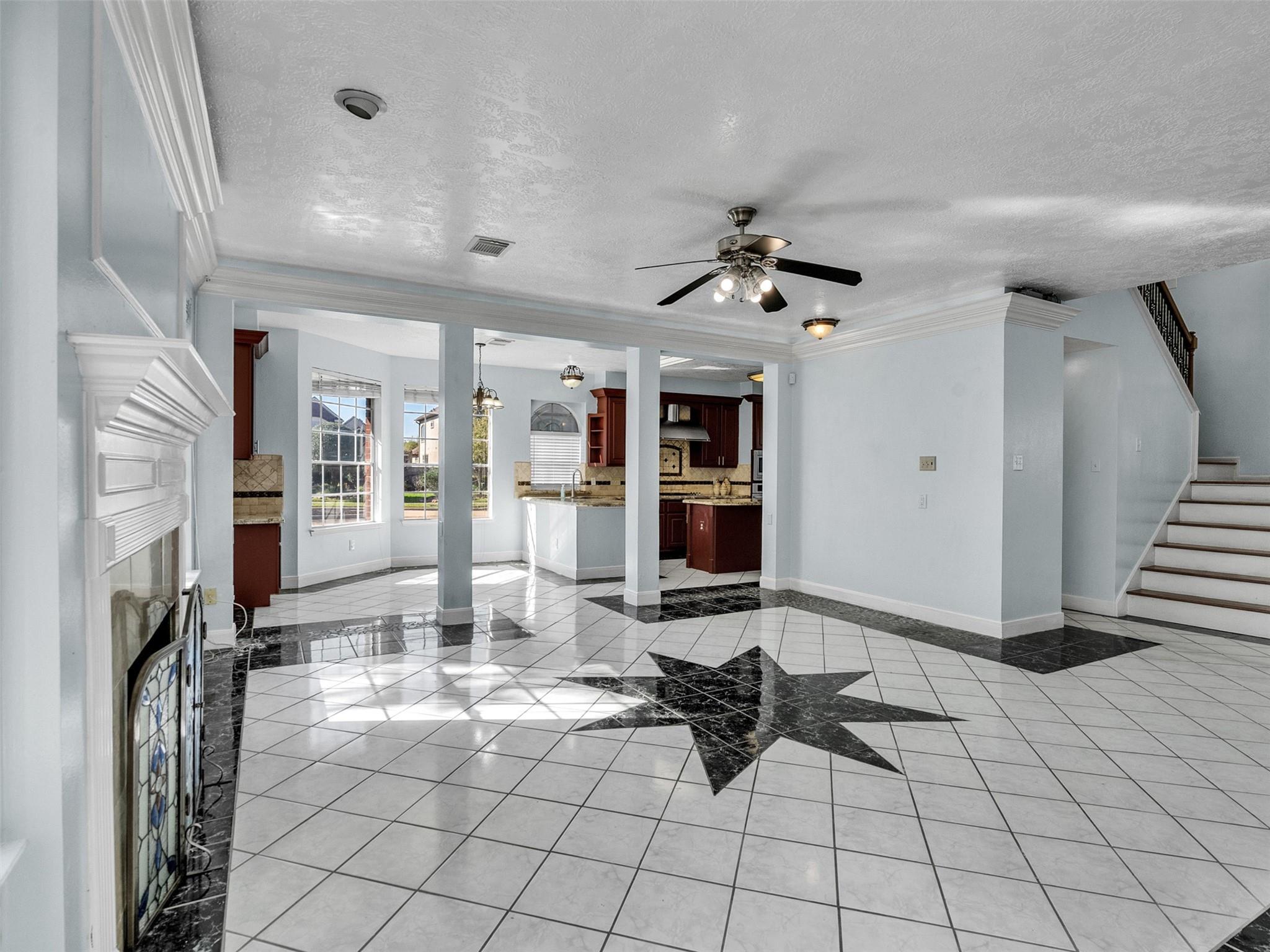 2739 Lakeside Village Drive