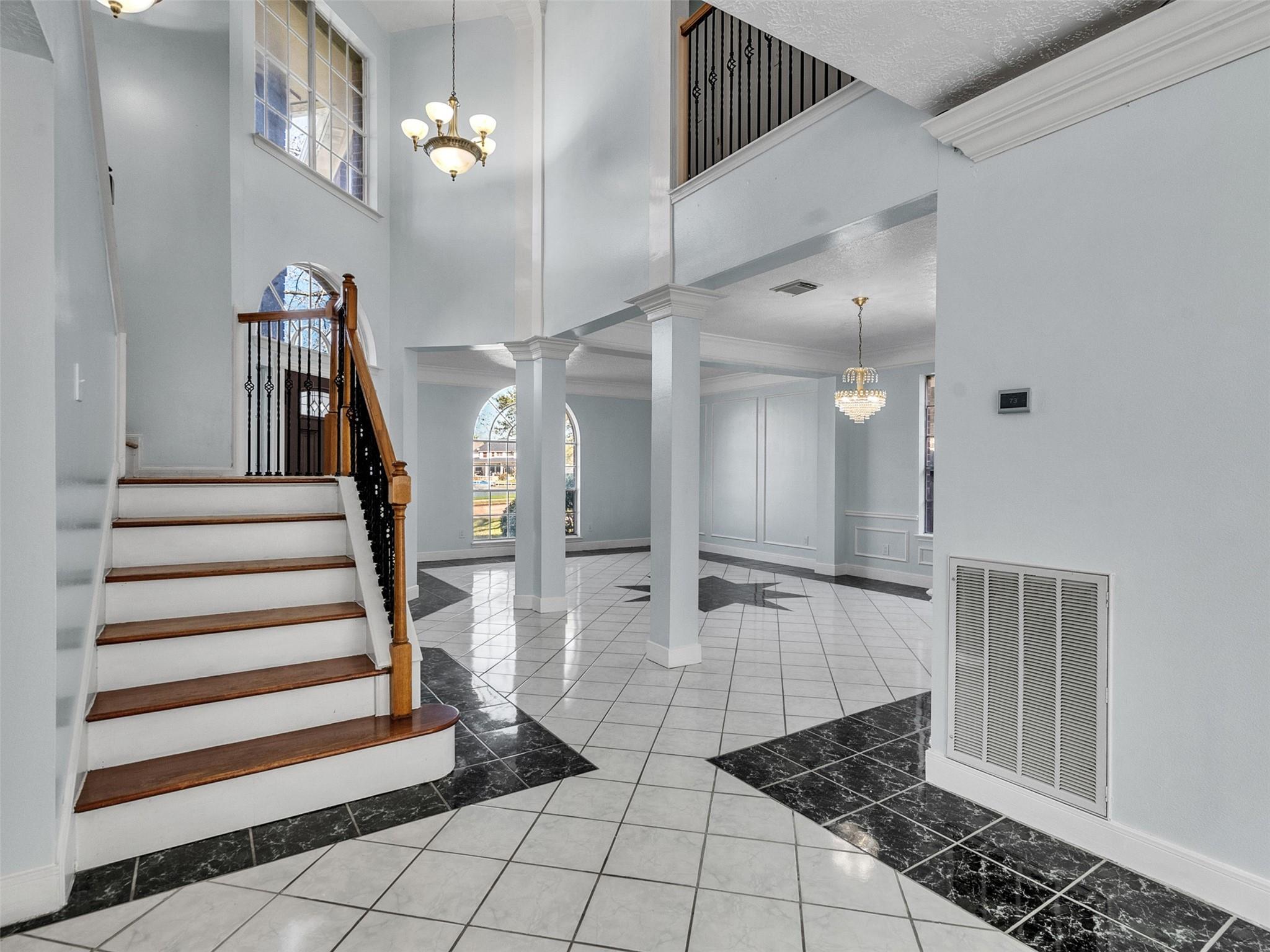 2739 Lakeside Village Drive