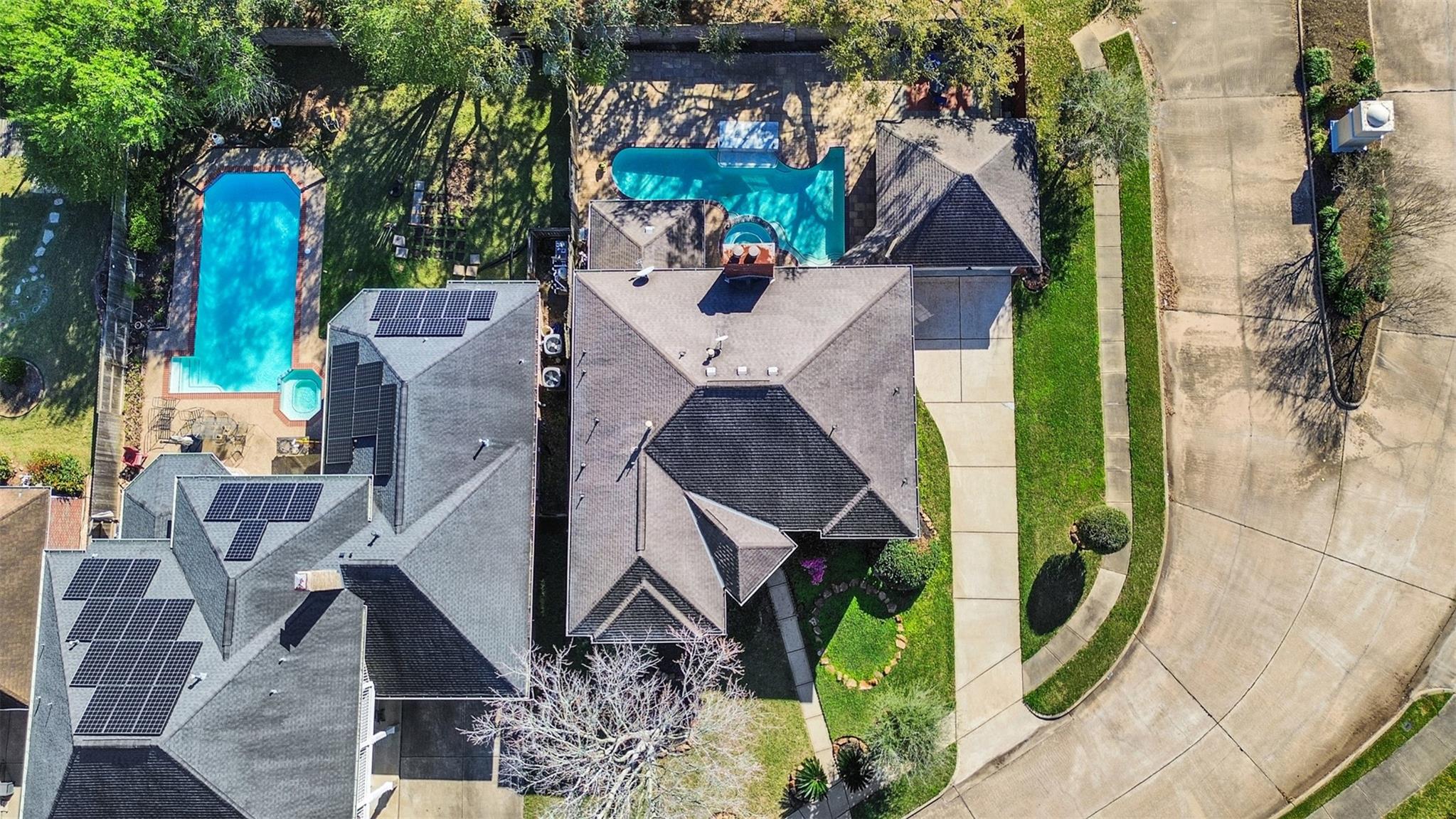 2739 Lakeside Village Drive